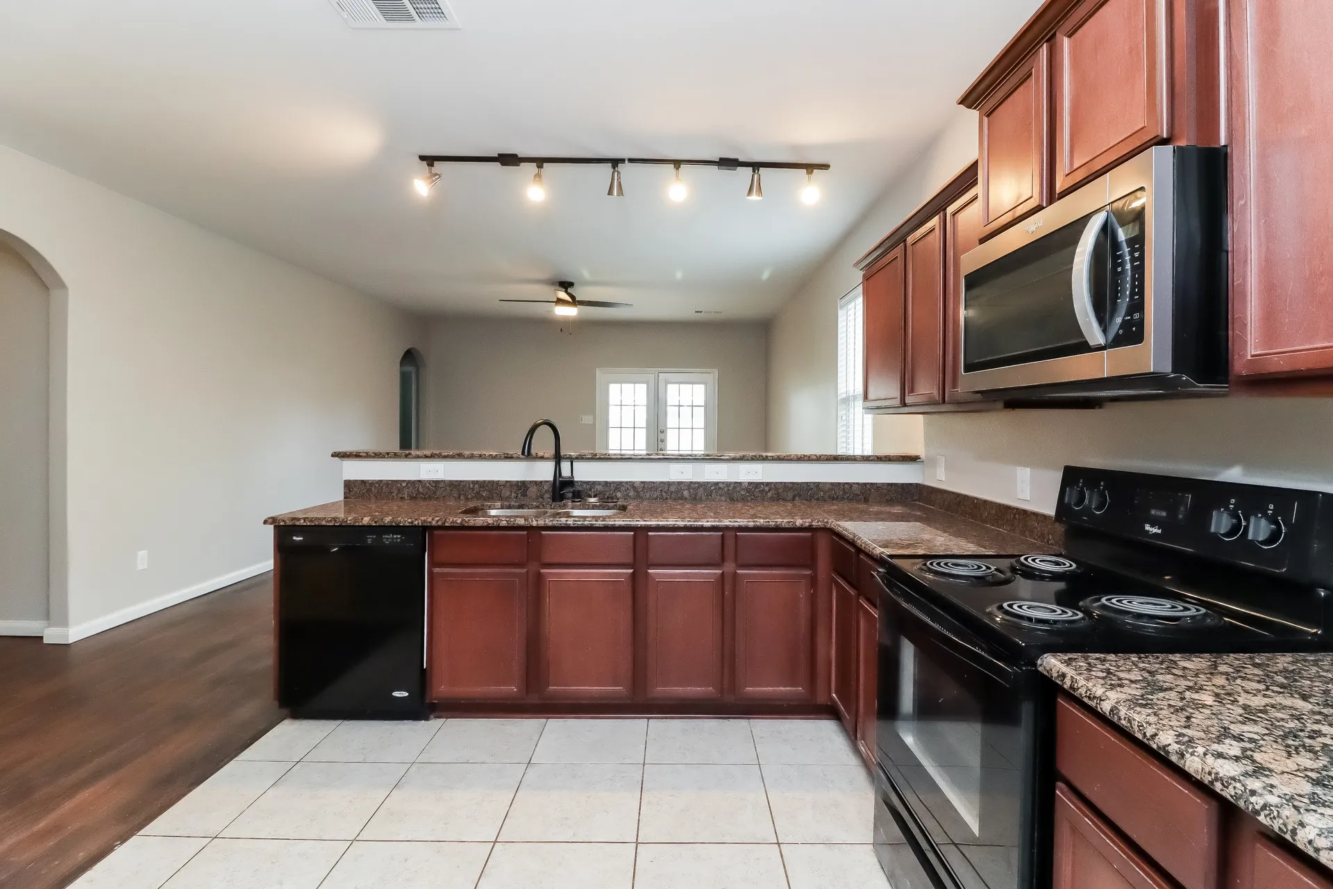 Single Family Residence For Rent in Tarrant County , 6205 Ryan Creek Road, Fort Worth, Texas 76179, 3 Bedroom, 2 Bathroom, 2 Garage spaces, 1,597 Sqft, built in 2015, mls#21371284, Real Estate Agent in Fort Worth, Homes For Rent in Tarrant county, Homes For Rent in Fort Worth, Realtor in Fort Worth Texas, Real Estate Brokerage Independent Realty Texas, Luminita Cordes Realtor
