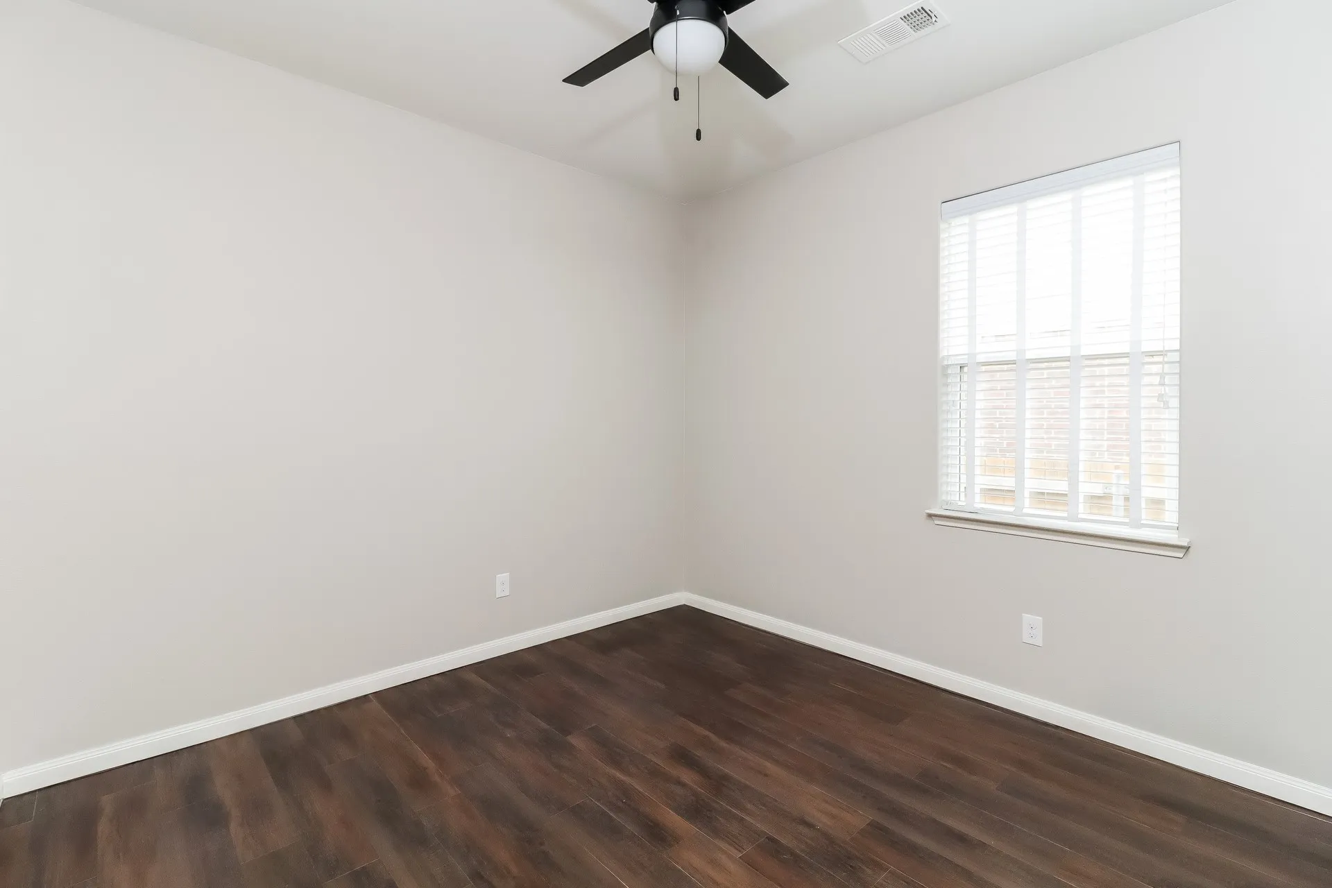 Single Family Residence For Rent in Tarrant County , 6205 Ryan Creek Road, Fort Worth, Texas 76179, 3 Bedroom, 2 Bathroom, 2 Garage spaces, 1,597 Sqft, built in 2015, mls#21371284, Real Estate Agent in Fort Worth, Homes For Rent in Tarrant county, Homes For Rent in Fort Worth, Realtor in Fort Worth Texas, Real Estate Brokerage Independent Realty Texas, Luminita Cordes Realtor