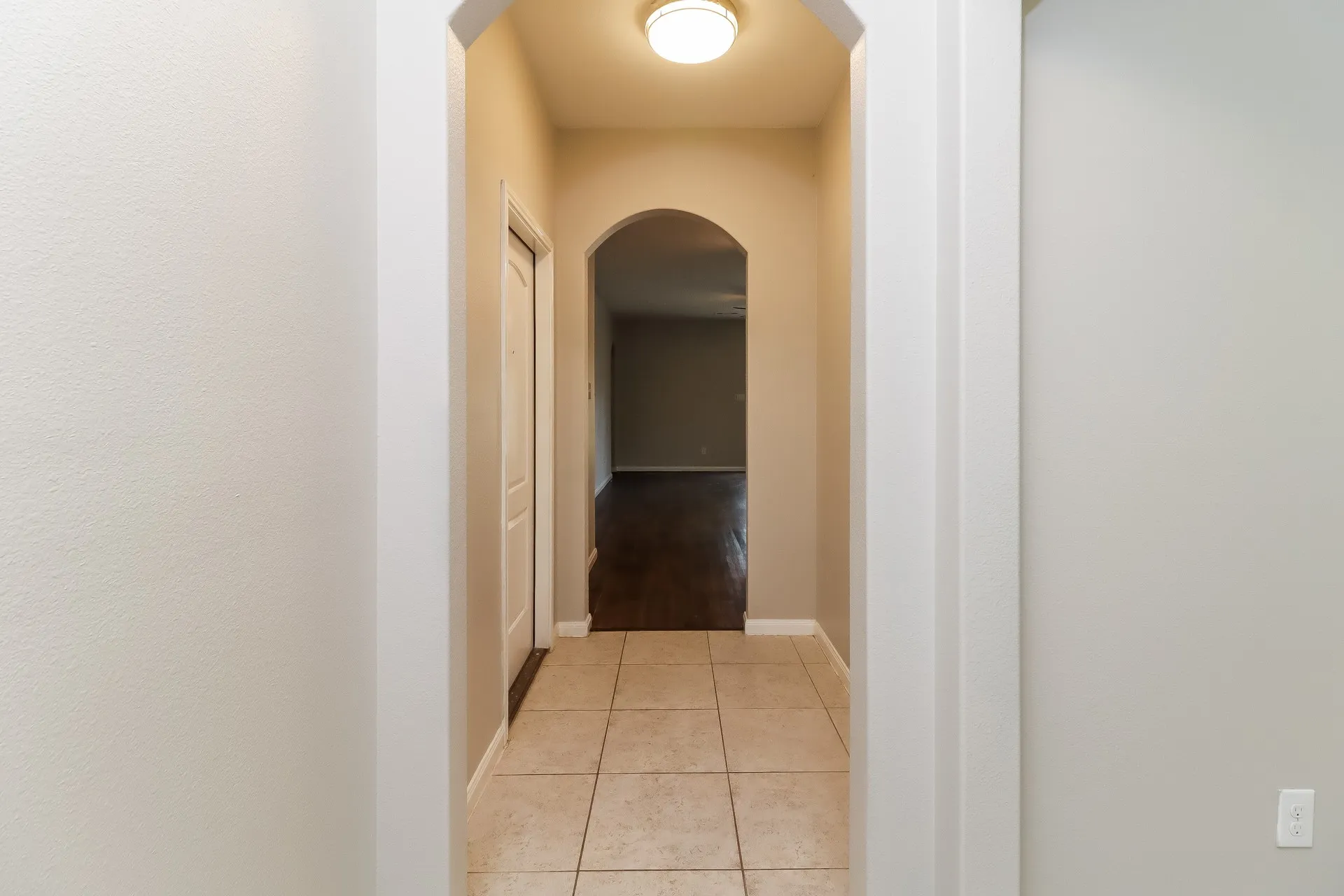 Single Family Residence For Rent in Tarrant County , 6205 Ryan Creek Road, Fort Worth, Texas 76179, 3 Bedroom, 2 Bathroom, 2 Garage spaces, 1,597 Sqft, built in 2015, mls#21371284, Real Estate Agent in Fort Worth, Homes For Rent in Tarrant county, Homes For Rent in Fort Worth, Realtor in Fort Worth Texas, Real Estate Brokerage Independent Realty Texas, Luminita Cordes Realtor