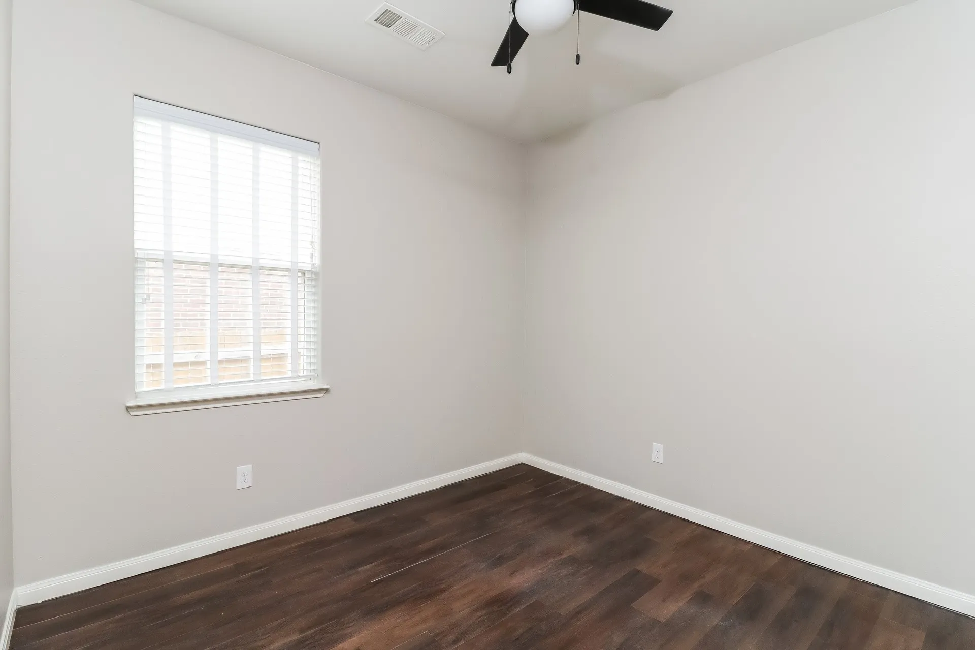 Single Family Residence For Rent in Tarrant County , 6205 Ryan Creek Road, Fort Worth, Texas 76179, 3 Bedroom, 2 Bathroom, 2 Garage spaces, 1,597 Sqft, built in 2015, mls#21371284, Real Estate Agent in Fort Worth, Homes For Rent in Tarrant county, Homes For Rent in Fort Worth, Realtor in Fort Worth Texas, Real Estate Brokerage Independent Realty Texas, Luminita Cordes Realtor