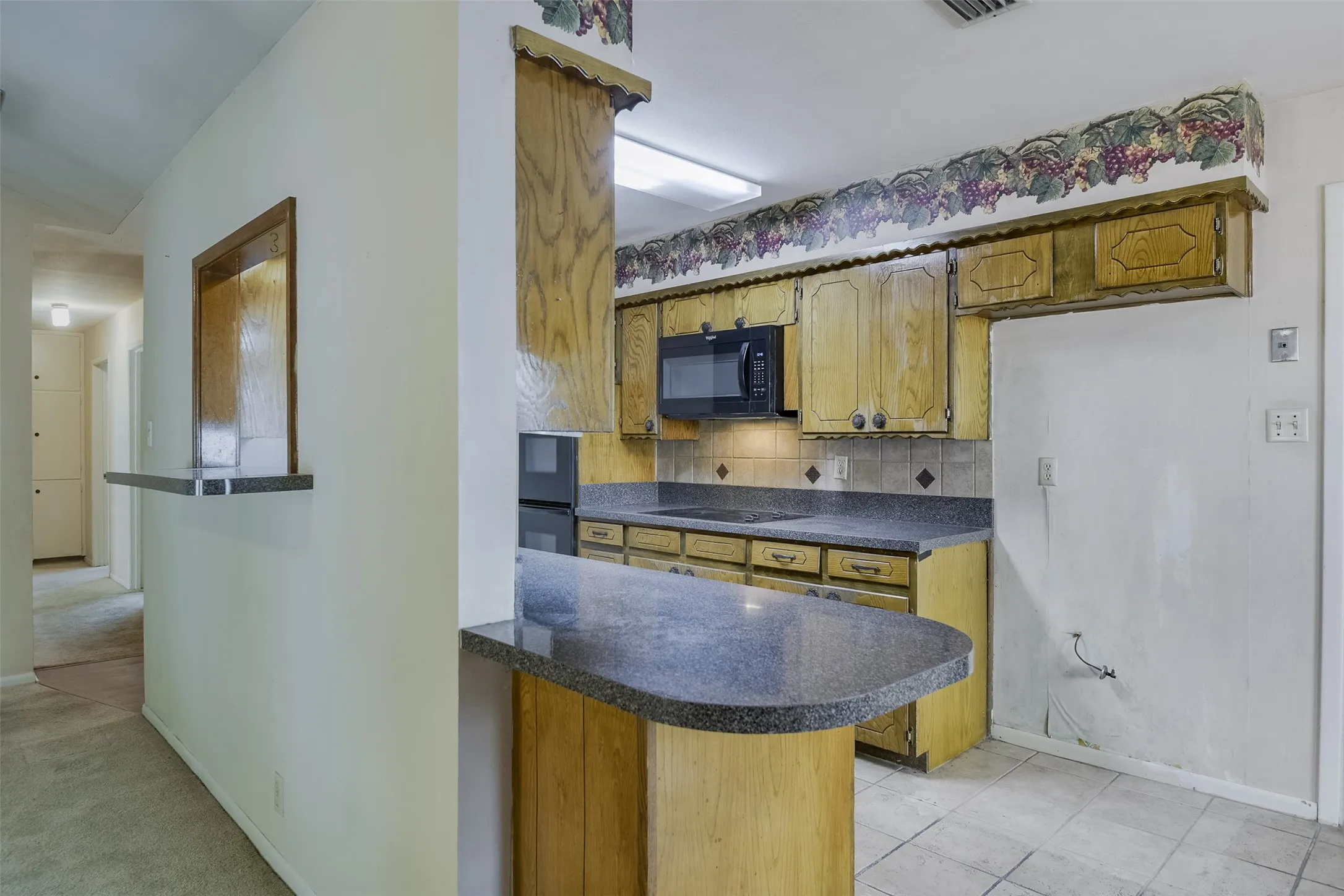 Single Family Residence For Sale in Ellis County , 102 Alamo Street, Waxahachie, Texas 75165, 3 Bedroom, 2 Bathroom, 2 Garage spaces, 1,304 Sqft, built in 1978, mls#21371211, Real Estate Agent in Waxahachie, Homes For Sale in Ellis county, Homes For Sale in Waxahachie, Realtor in Waxahachie Texas, Real Estate Brokerage Independent Realty Texas, Luminita Cordes Realtor