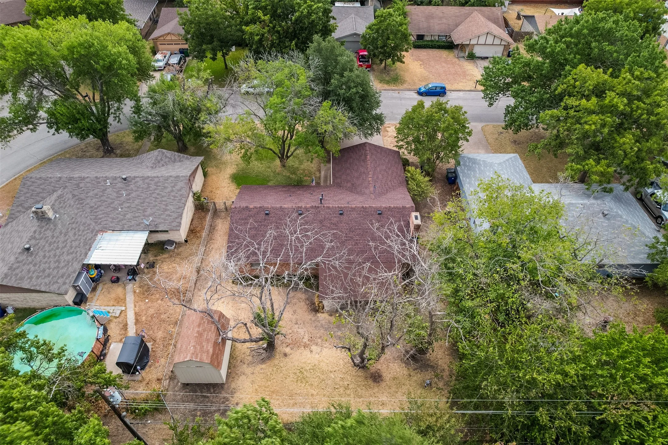 Single Family Residence For Sale in Ellis County , 102 Alamo Street, Waxahachie, Texas 75165, 3 Bedroom, 2 Bathroom, 2 Garage spaces, 1,304 Sqft, built in 1978, mls#21371211, Real Estate Agent in Waxahachie, Homes For Sale in Ellis county, Homes For Sale in Waxahachie, Realtor in Waxahachie Texas, Real Estate Brokerage Independent Realty Texas, Luminita Cordes Realtor