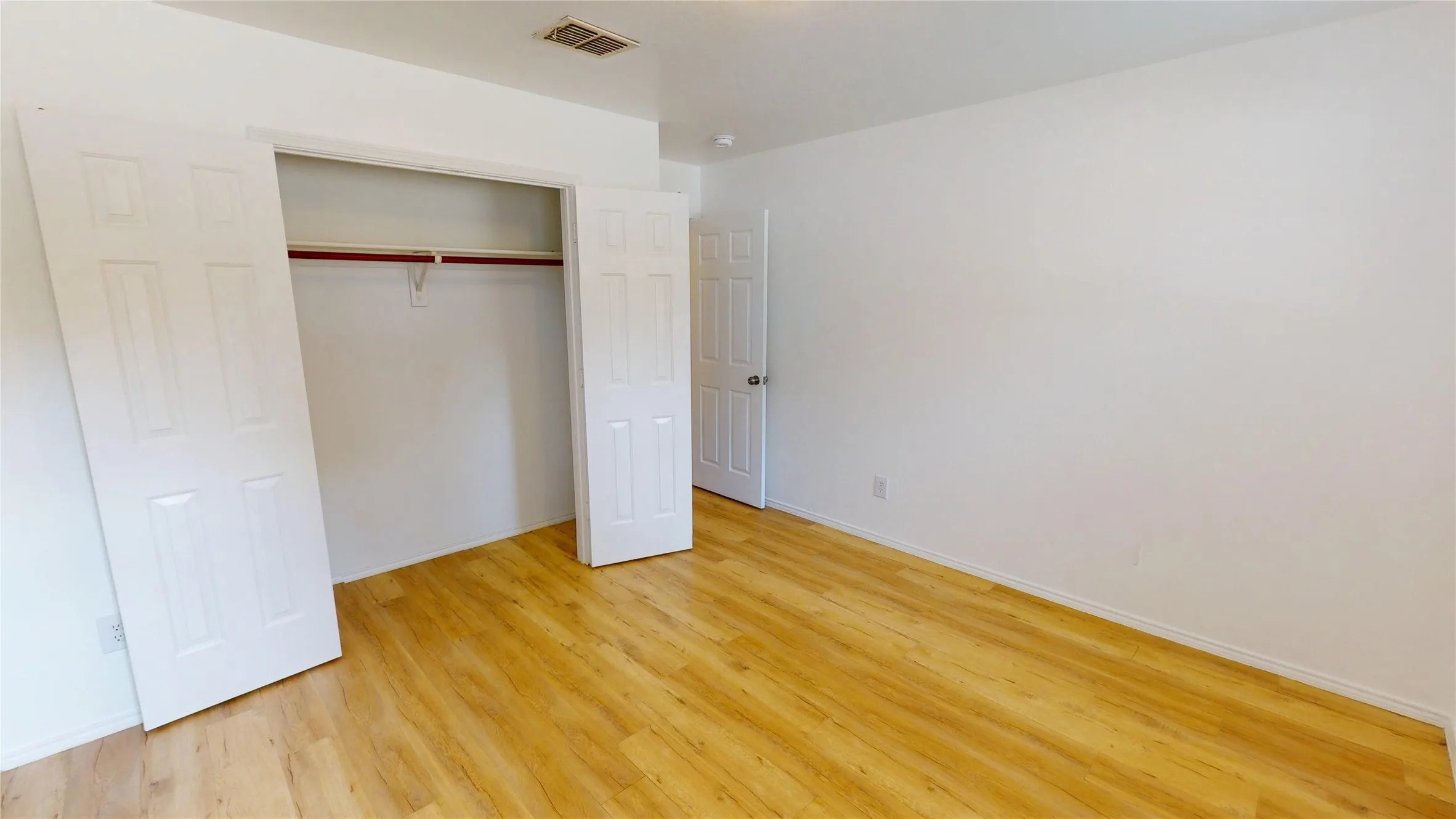 Single Family Residence For Sale in Collin County , 1545 Outerbridge Drive, Allen, Texas 75002, 3 Bedroom, 2 Bathroom, 2 Garage spaces, 1,741 Sqft, built in 2003, mls#21369436, Real Estate Agent in Allen, Homes For Sale in Collin county, Homes For Sale in Allen, Realtor in Allen Texas, Real Estate Brokerage Independent Realty Texas, Luminita Cordes Realtor