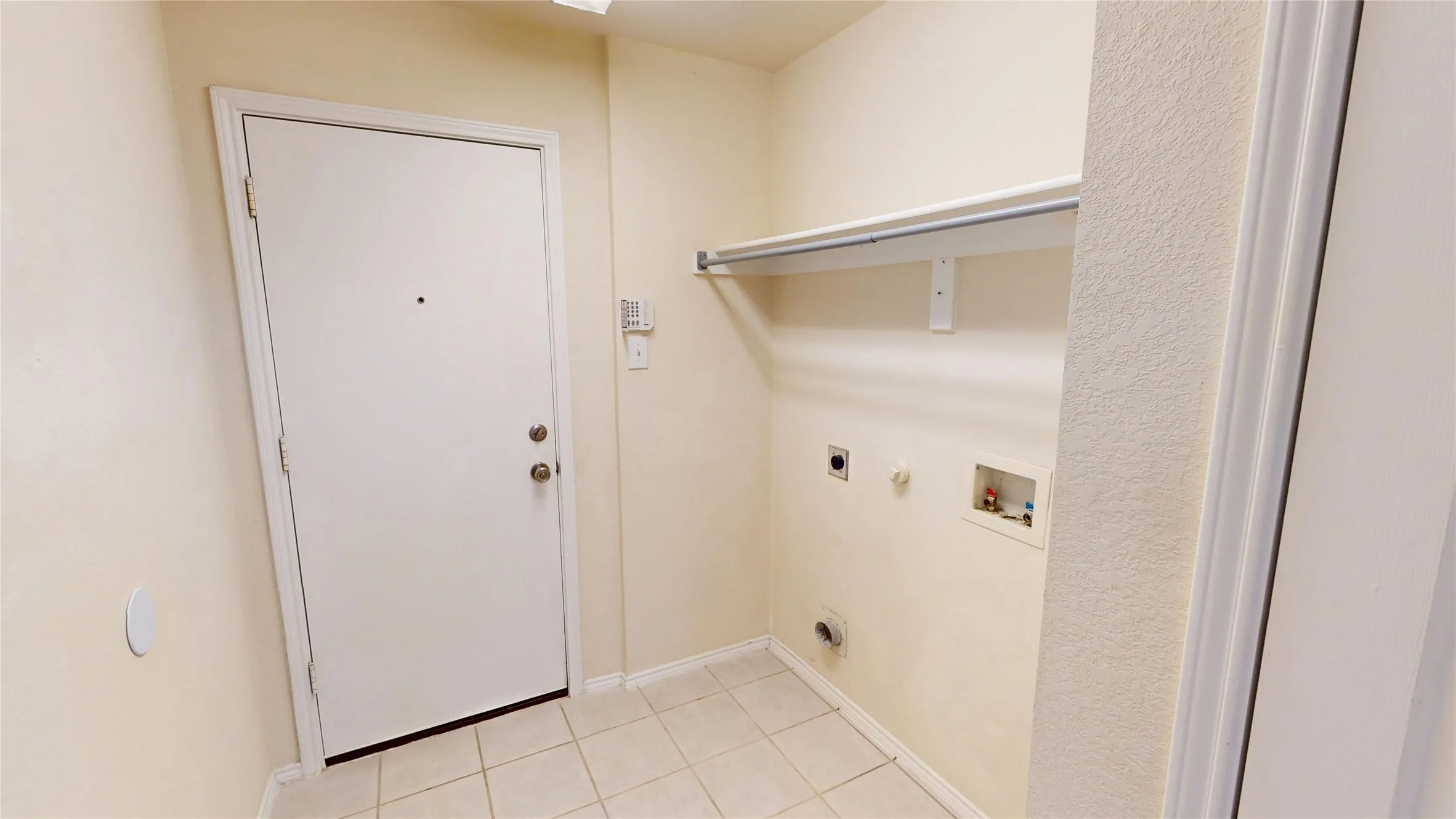 Single Family Residence For Sale in Collin County , 1545 Outerbridge Drive, Allen, Texas 75002, 3 Bedroom, 2 Bathroom, 2 Garage spaces, 1,741 Sqft, built in 2003, mls#21369436, Real Estate Agent in Allen, Homes For Sale in Collin county, Homes For Sale in Allen, Realtor in Allen Texas, Real Estate Brokerage Independent Realty Texas, Luminita Cordes Realtor