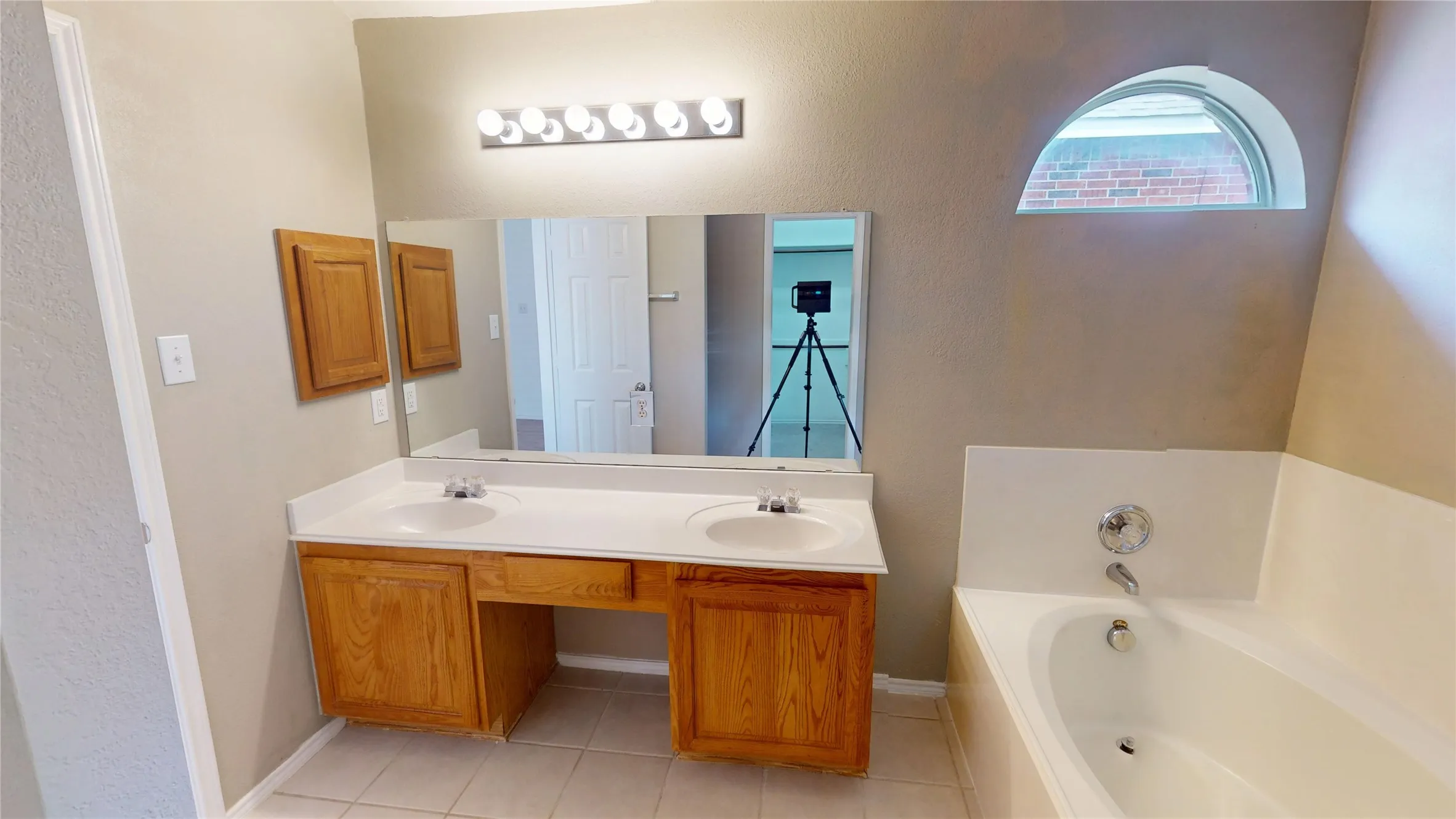 Single Family Residence For Sale in Collin County , 1545 Outerbridge Drive, Allen, Texas 75002, 3 Bedroom, 2 Bathroom, 2 Garage spaces, 1,741 Sqft, built in 2003, mls#21369436, Real Estate Agent in Allen, Homes For Sale in Collin county, Homes For Sale in Allen, Realtor in Allen Texas, Real Estate Brokerage Independent Realty Texas, Luminita Cordes Realtor