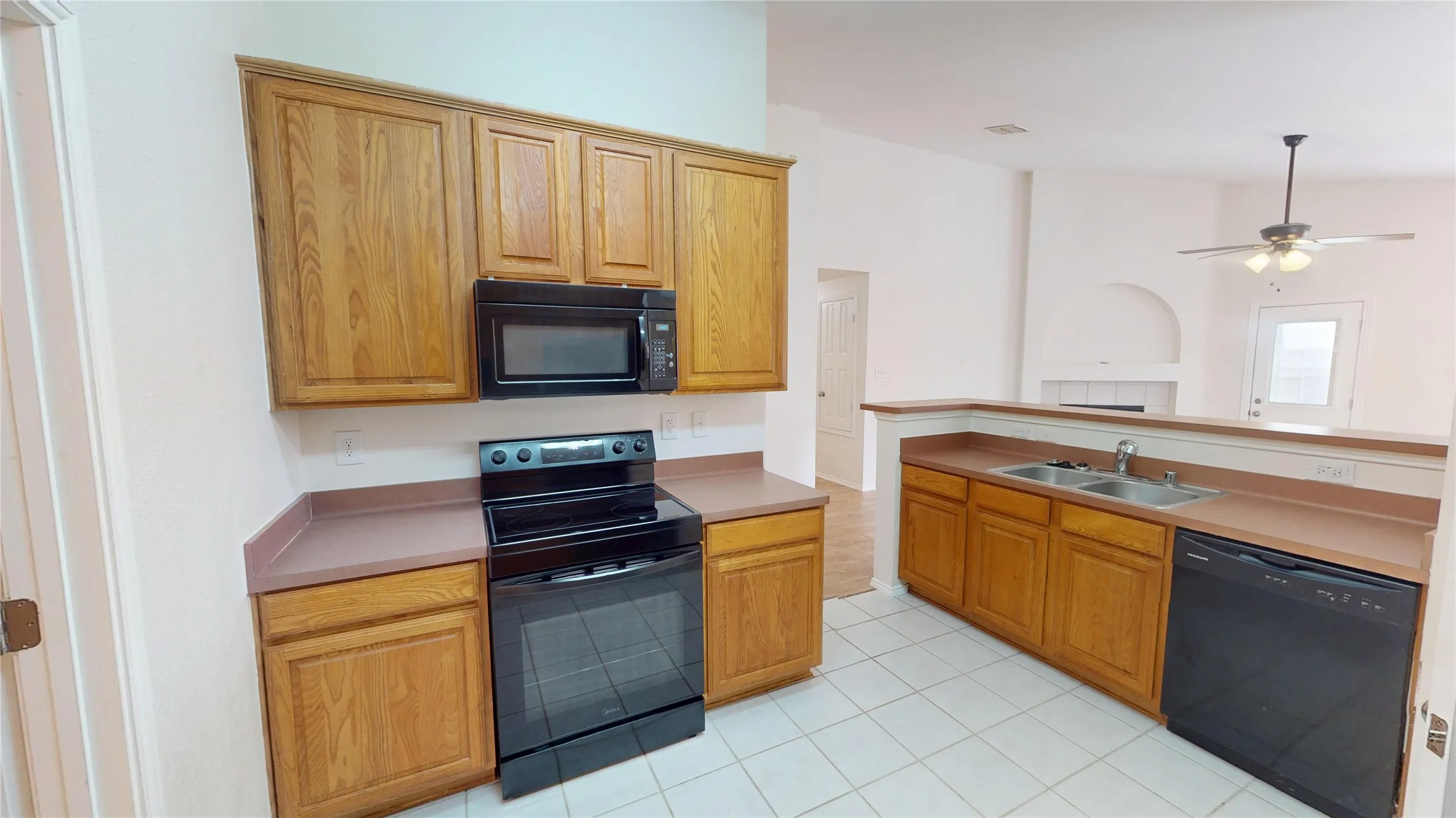 Single Family Residence For Sale in Collin County , 1545 Outerbridge Drive, Allen, Texas 75002, 3 Bedroom, 2 Bathroom, 2 Garage spaces, 1,741 Sqft, built in 2003, mls#21369436, Real Estate Agent in Allen, Homes For Sale in Collin county, Homes For Sale in Allen, Realtor in Allen Texas, Real Estate Brokerage Independent Realty Texas, Luminita Cordes Realtor