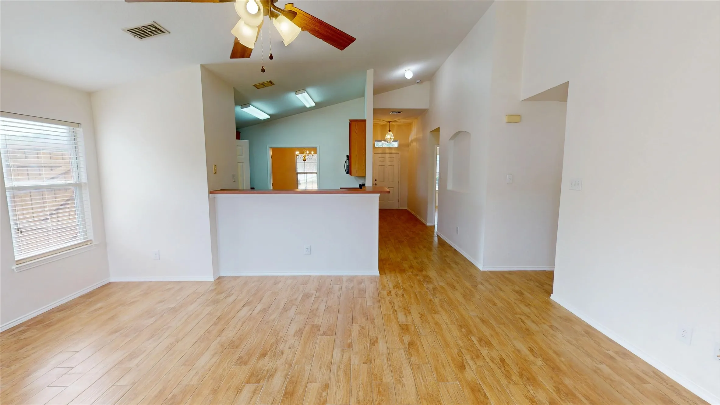 Single Family Residence For Sale in Collin County , 1545 Outerbridge Drive, Allen, Texas 75002, 3 Bedroom, 2 Bathroom, 2 Garage spaces, 1,741 Sqft, built in 2003, mls#21369436, Real Estate Agent in Allen, Homes For Sale in Collin county, Homes For Sale in Allen, Realtor in Allen Texas, Real Estate Brokerage Independent Realty Texas, Luminita Cordes Realtor