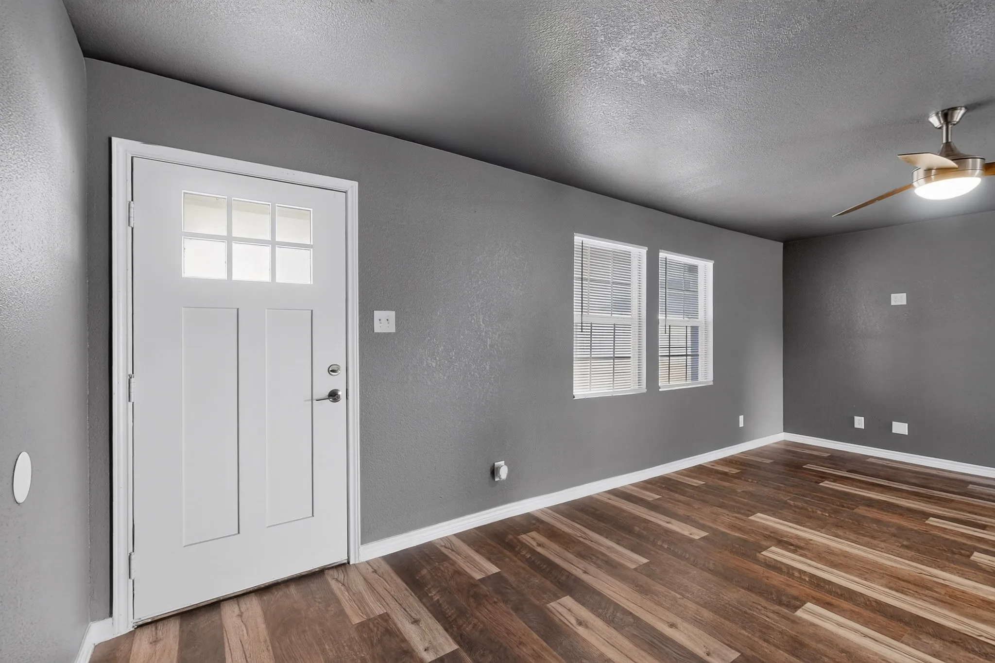 Single Family Residence For Sale in Hunt County , 6138 W Interstate 30, Royse City, Texas 75189, 2 Bedroom, 1 Bathroom, 2 Garage spaces, 792 Sqft, built in 1978, mls#21369192, Real Estate Agent in Royse City, Homes For Sale in Hunt county, Homes For Sale in Royse City, Realtor in Royse City Texas, Real Estate Brokerage Independent Realty Texas, Luminita Cordes Realtor