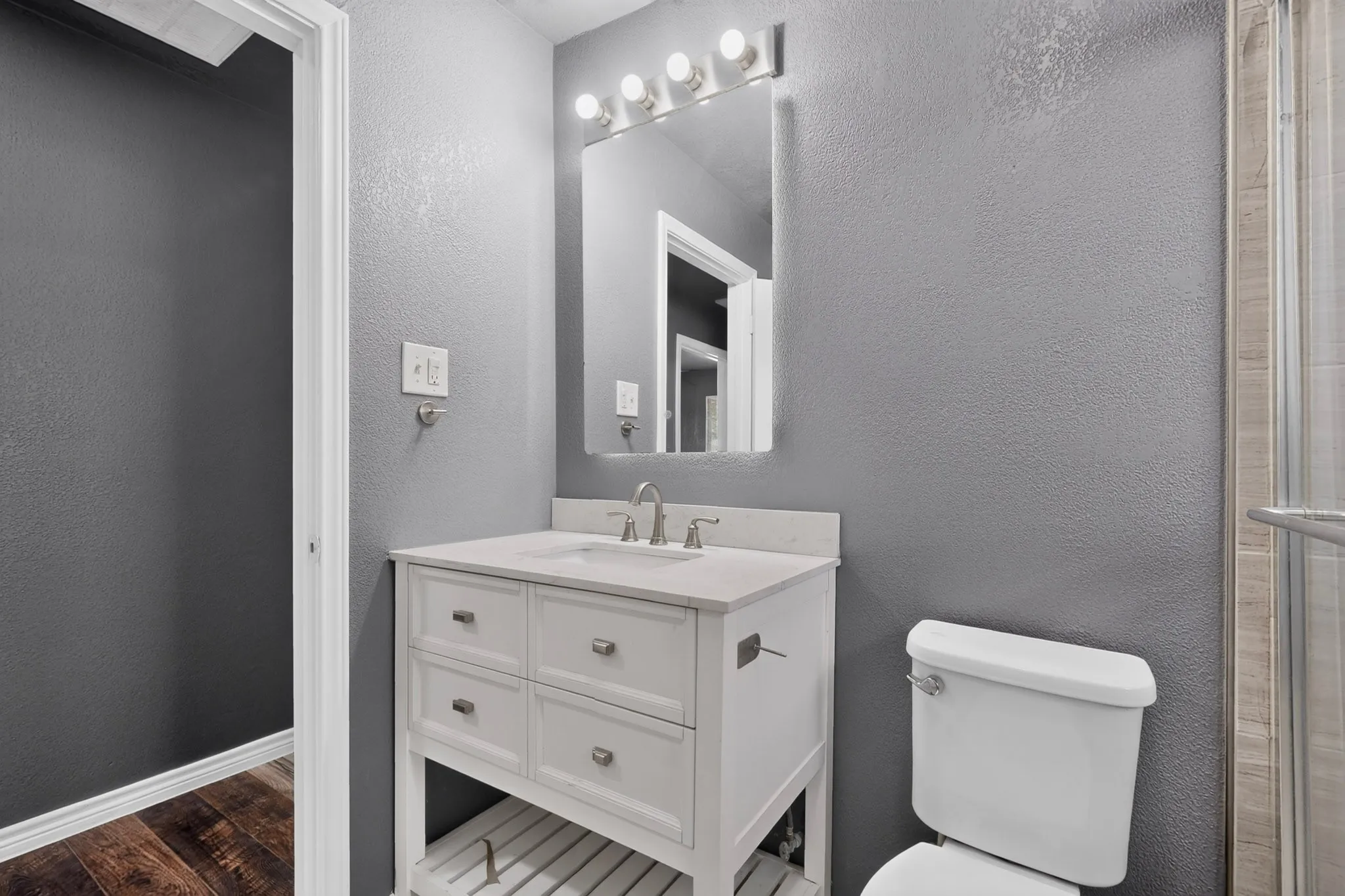 Single Family Residence For Sale in Hunt County , 6138 W Interstate 30, Royse City, Texas 75189, 2 Bedroom, 1 Bathroom, 2 Garage spaces, 792 Sqft, built in 1978, mls#21369192, Real Estate Agent in Royse City, Homes For Sale in Hunt county, Homes For Sale in Royse City, Realtor in Royse City Texas, Real Estate Brokerage Independent Realty Texas, Luminita Cordes Realtor