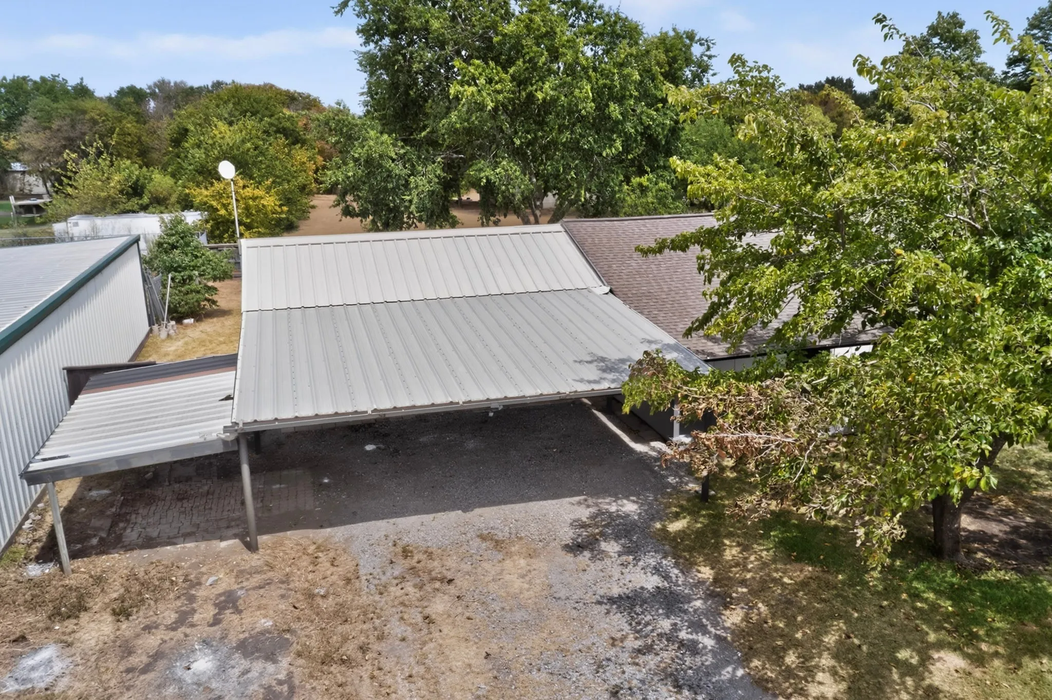 Single Family Residence For Sale in Hunt County , 6138 W Interstate 30, Royse City, Texas 75189, 2 Bedroom, 1 Bathroom, 2 Garage spaces, 792 Sqft, built in 1978, mls#21369192, Real Estate Agent in Royse City, Homes For Sale in Hunt county, Homes For Sale in Royse City, Realtor in Royse City Texas, Real Estate Brokerage Independent Realty Texas, Luminita Cordes Realtor
