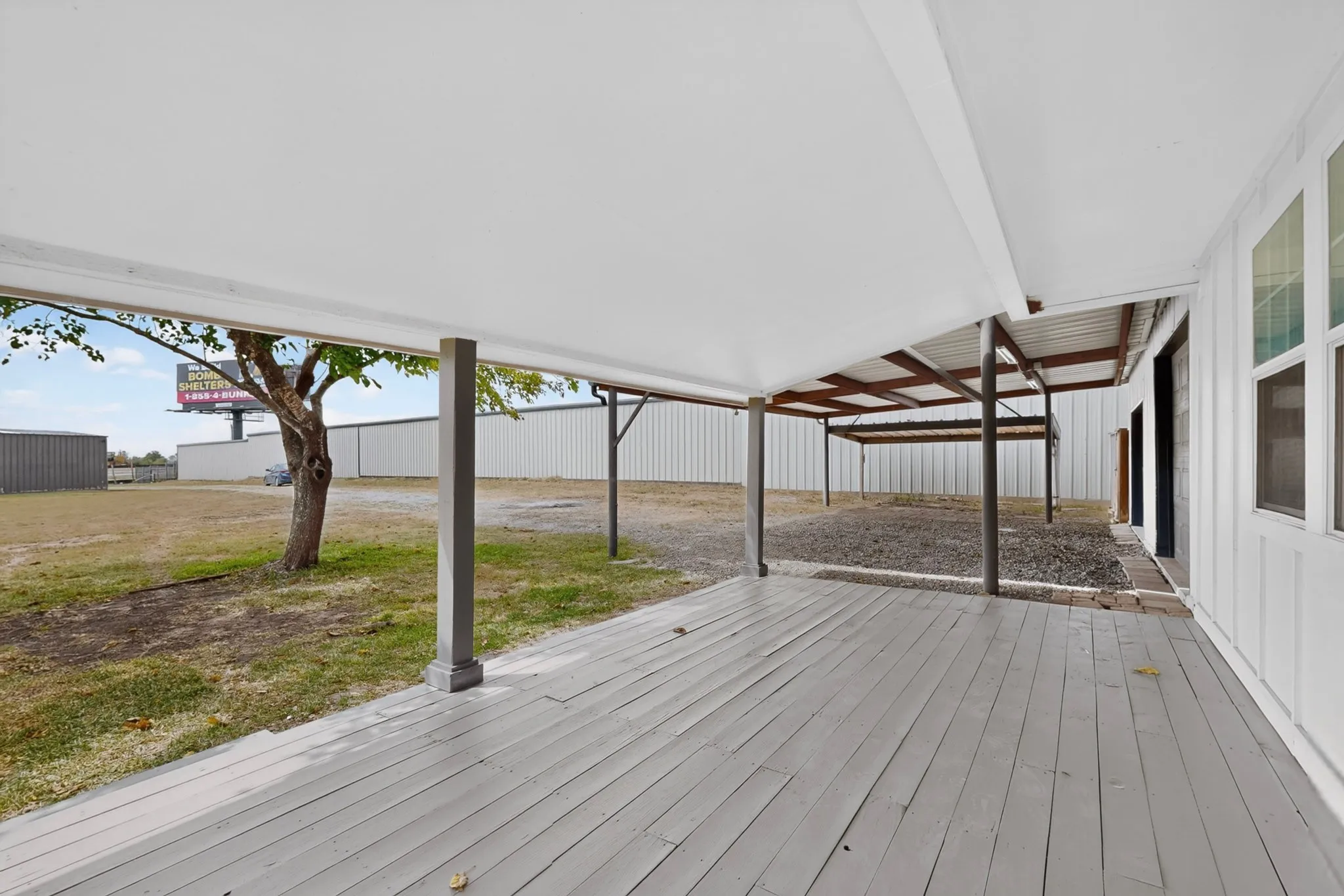Single Family Residence For Sale in Hunt County , 6138 W Interstate 30, Royse City, Texas 75189, 2 Bedroom, 1 Bathroom, 2 Garage spaces, 792 Sqft, built in 1978, mls#21369192, Real Estate Agent in Royse City, Homes For Sale in Hunt county, Homes For Sale in Royse City, Realtor in Royse City Texas, Real Estate Brokerage Independent Realty Texas, Luminita Cordes Realtor