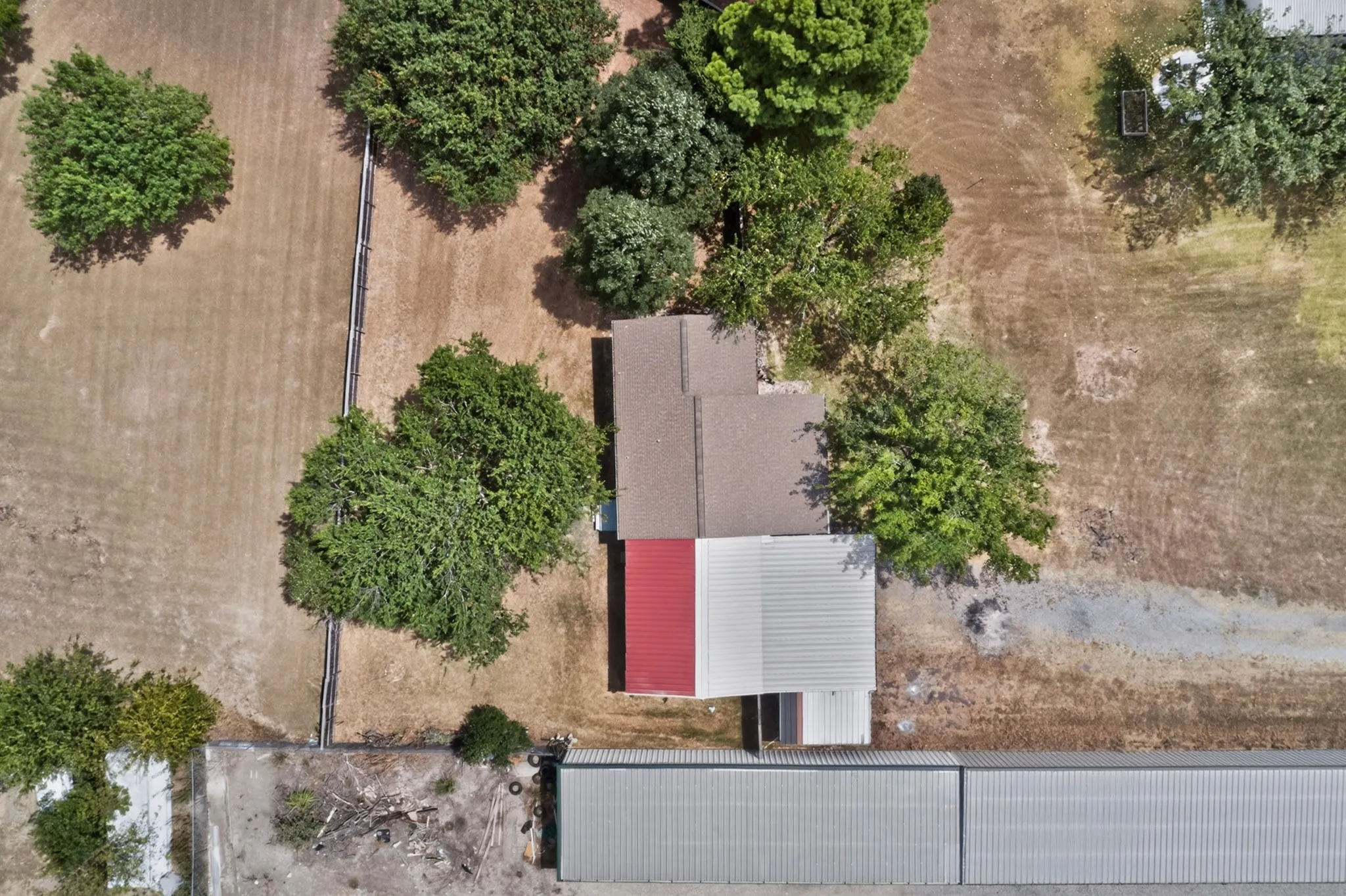 Single Family Residence For Sale in Hunt County , 6138 W Interstate 30, Royse City, Texas 75189, 2 Bedroom, 1 Bathroom, 2 Garage spaces, 792 Sqft, built in 1978, mls#21369192, Real Estate Agent in Royse City, Homes For Sale in Hunt county, Homes For Sale in Royse City, Realtor in Royse City Texas, Real Estate Brokerage Independent Realty Texas, Luminita Cordes Realtor