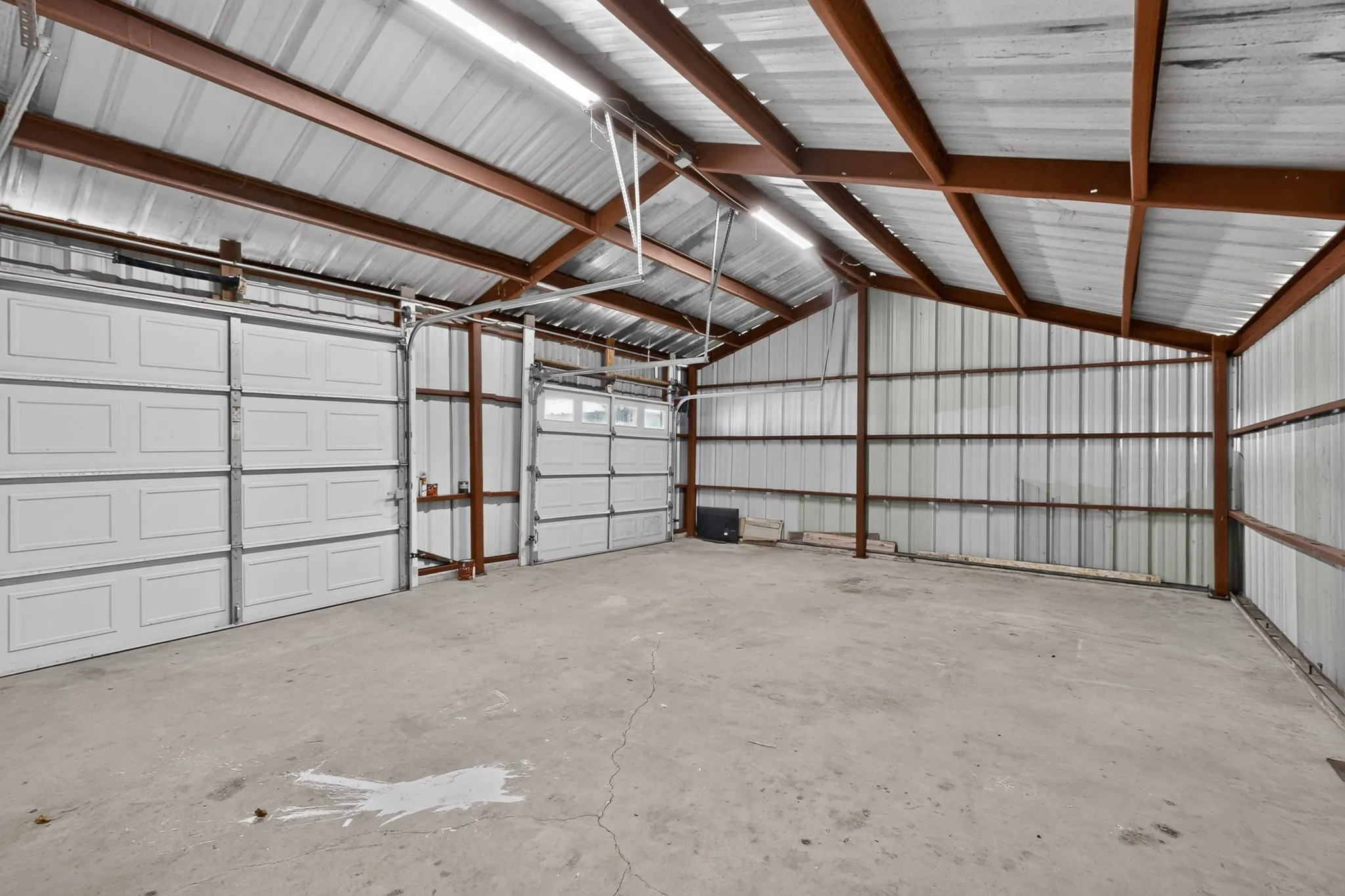 Single Family Residence For Sale in Hunt County , 6138 W Interstate 30, Royse City, Texas 75189, 2 Bedroom, 1 Bathroom, 2 Garage spaces, 792 Sqft, built in 1978, mls#21369192, Real Estate Agent in Royse City, Homes For Sale in Hunt county, Homes For Sale in Royse City, Realtor in Royse City Texas, Real Estate Brokerage Independent Realty Texas, Luminita Cordes Realtor