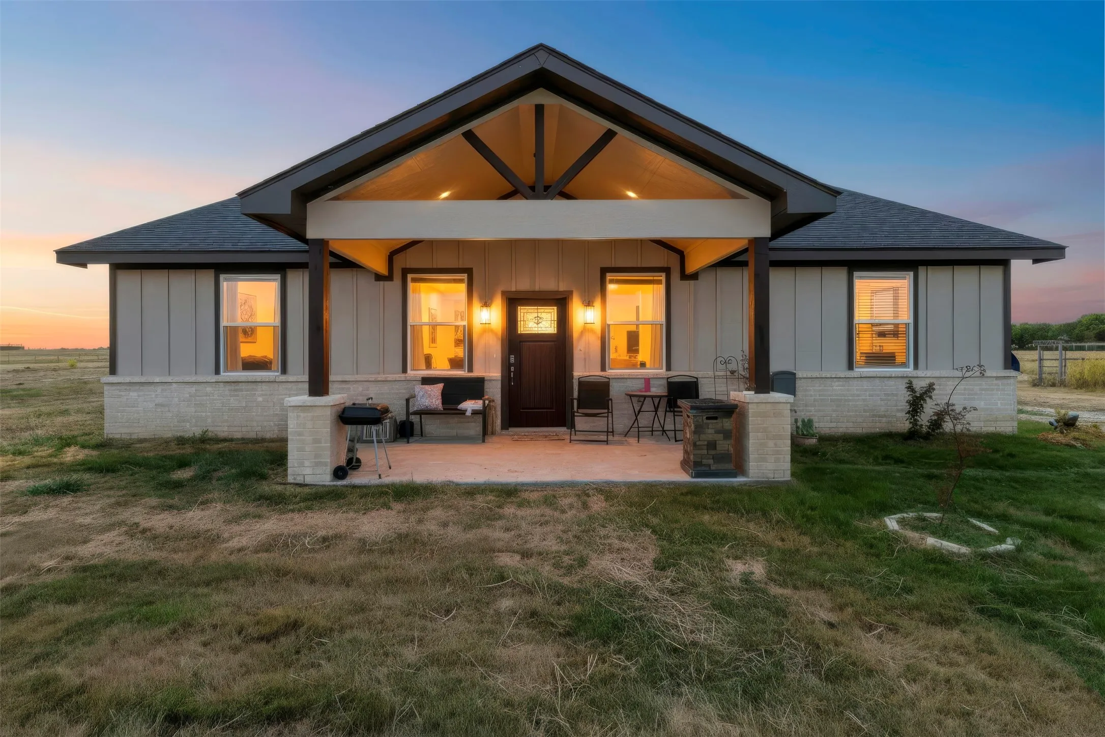 Single Family Residence For Sale in Ellis County , 770 Section House Road, Ennis, Texas 75119, 4 Bedroom, 3 Bathroom, Garage spaces, 1,845 Sqft, built in 2024, mls#21370667, Real Estate Agent in Ennis, Homes For Sale in Ellis county, Homes For Sale in Ennis, Realtor in Ennis Texas, Real Estate Brokerage Independent Realty Texas, Luminita Cordes Realtor