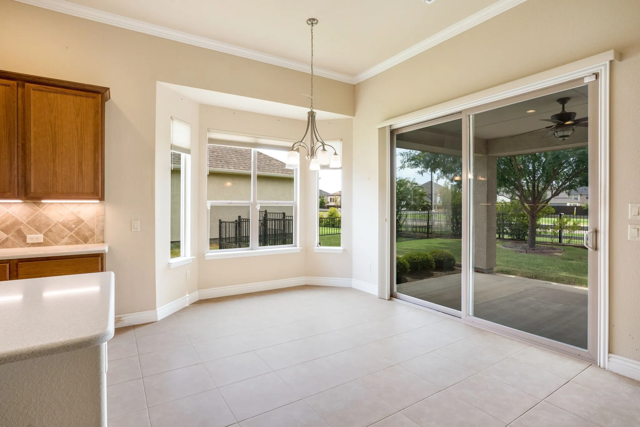 Single Family Residence For Sale in Denton County , 10224 Lindenwood Trail, Denton, Texas 76207, 3 Bedroom, 3 Bathroom, 3 Garage spaces, 1,883 Sqft, built in 2017, mls#21369751, Real Estate Agent in Denton, Homes For Sale in Denton county, Homes For Sale in Denton, Realtor in Denton Texas, Real Estate Brokerage Independent Realty Texas, Luminita Cordes Realtor