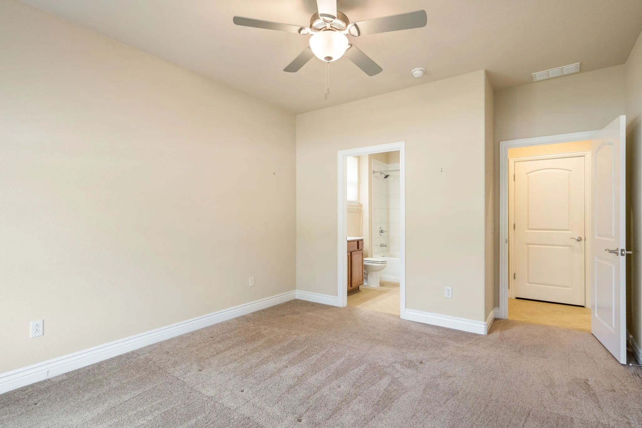 Secondary bedroom with ensuite bath