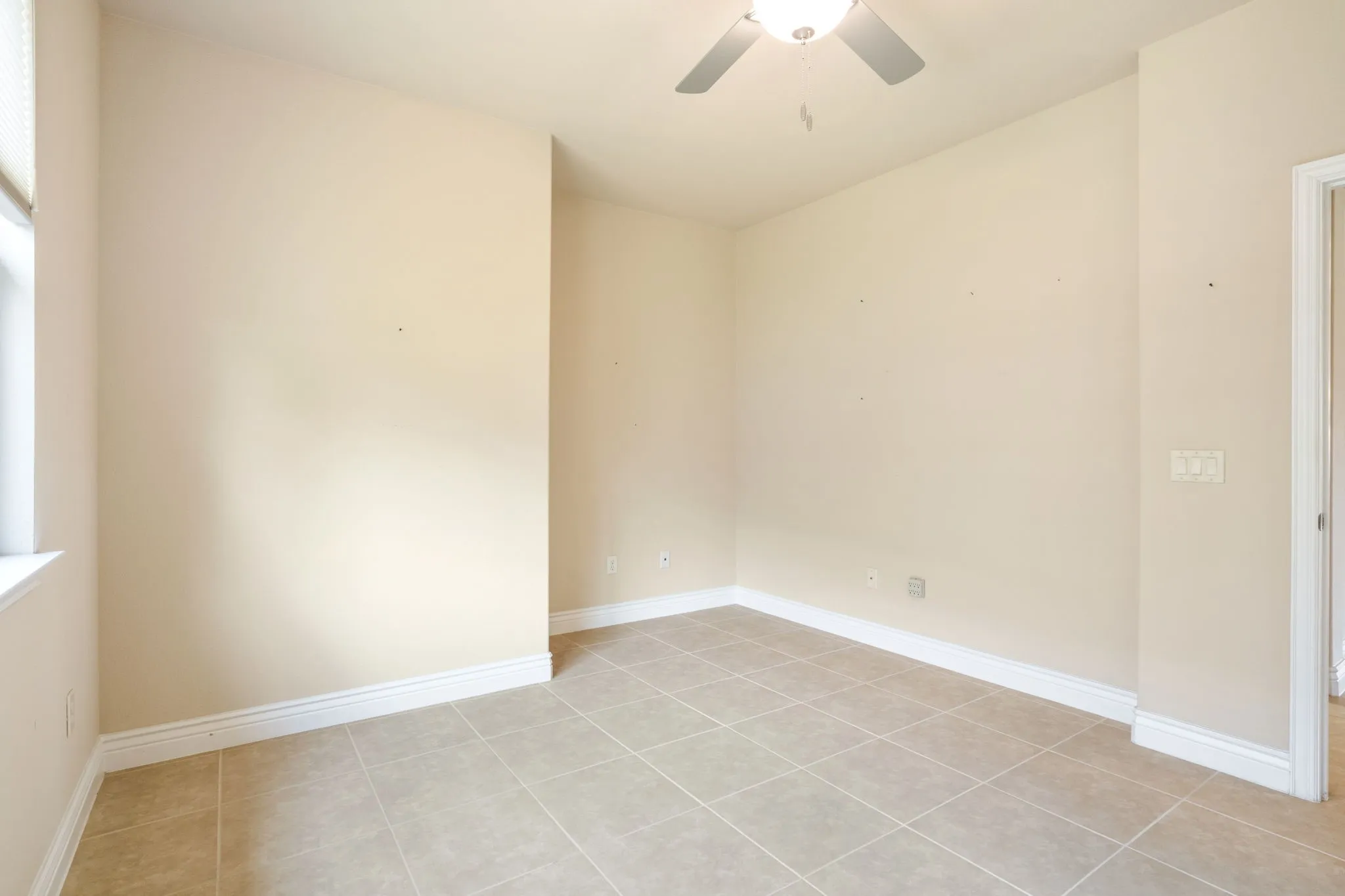 Single Family Residence For Sale in Denton County , 10224 Lindenwood Trail, Denton, Texas 76207, 3 Bedroom, 3 Bathroom, 3 Garage spaces, 1,883 Sqft, built in 2017, mls#21369751, Real Estate Agent in Denton, Homes For Sale in Denton county, Homes For Sale in Denton, Realtor in Denton Texas, Real Estate Brokerage Independent Realty Texas, Luminita Cordes Realtor