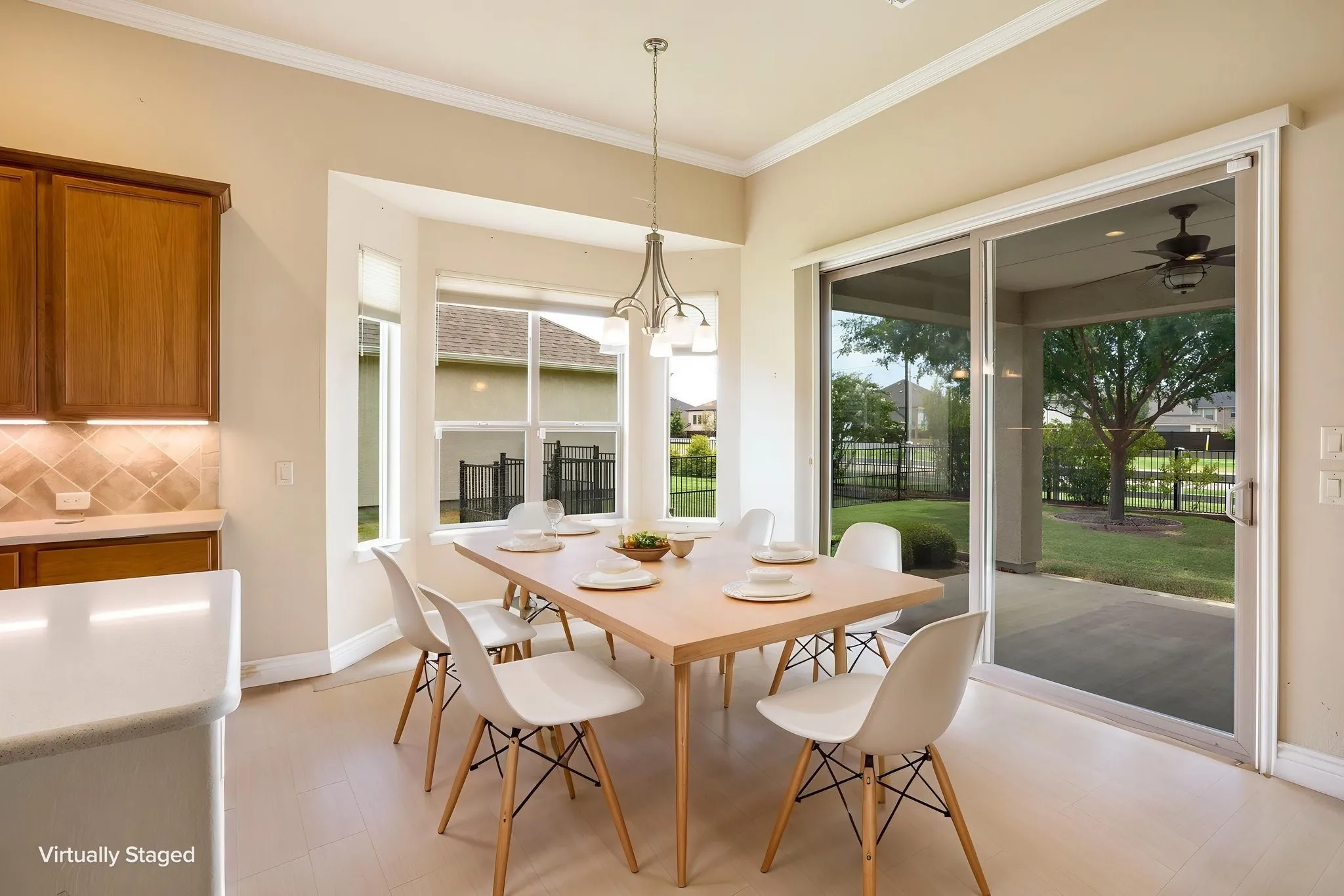 Dining area with plenty of room for entertaining