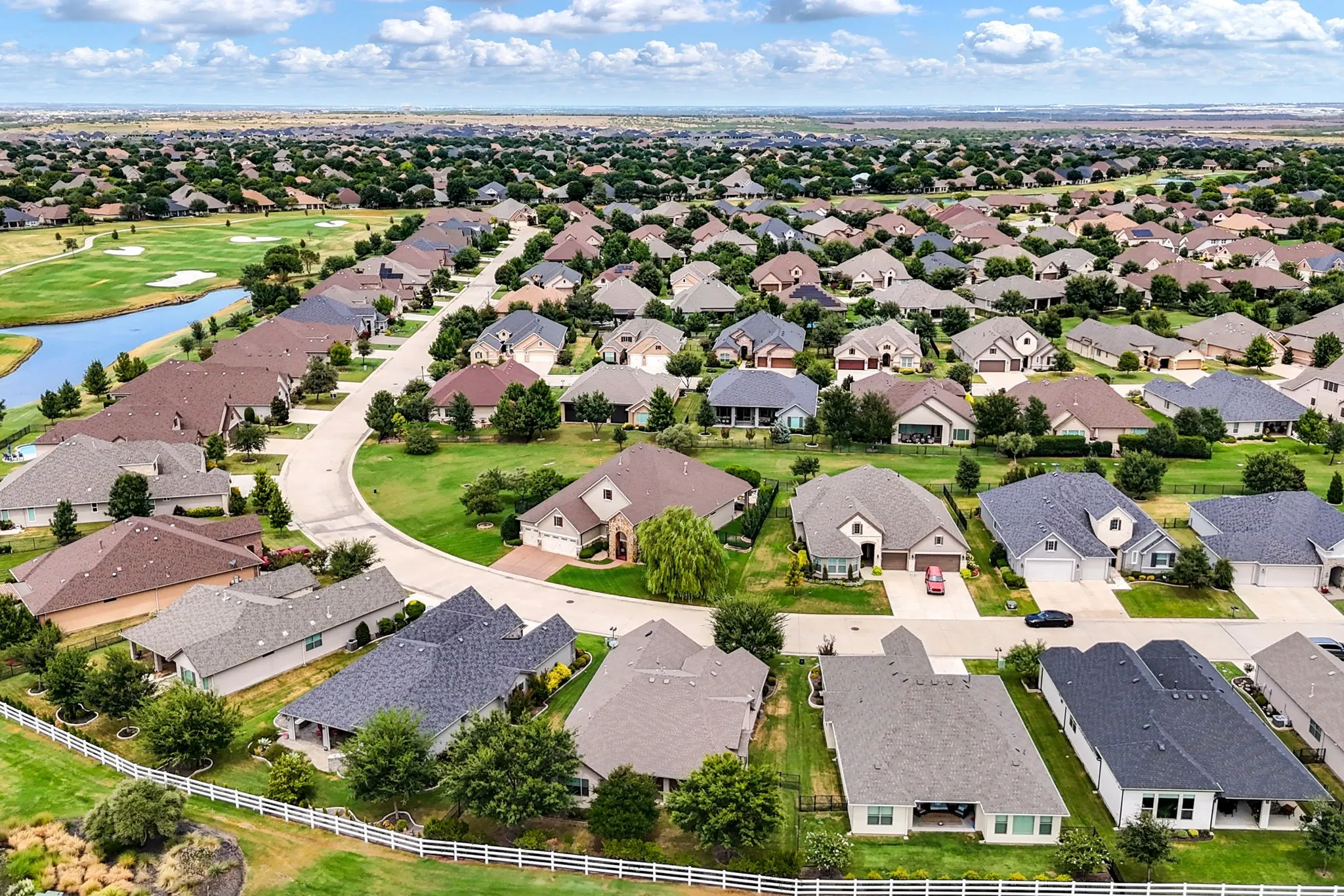 Single Family Residence For Sale in Denton County , 10224 Lindenwood Trail, Denton, Texas 76207, 3 Bedroom, 3 Bathroom, 3 Garage spaces, 1,883 Sqft, built in 2017, mls#21369751, Real Estate Agent in Denton, Homes For Sale in Denton county, Homes For Sale in Denton, Realtor in Denton Texas, Real Estate Brokerage Independent Realty Texas, Luminita Cordes Realtor