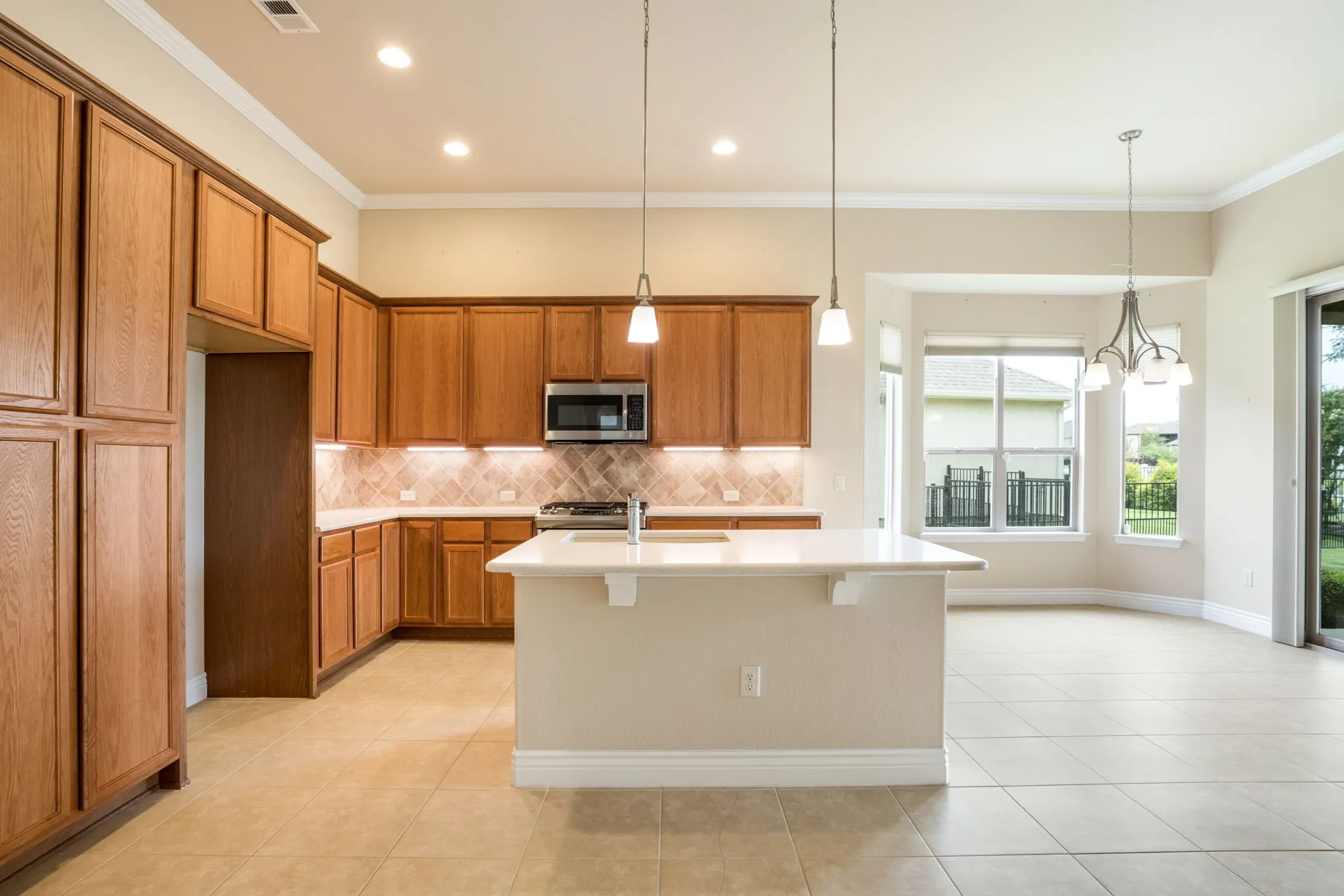 Single Family Residence For Sale in Denton County , 10224 Lindenwood Trail, Denton, Texas 76207, 3 Bedroom, 3 Bathroom, 3 Garage spaces, 1,883 Sqft, built in 2017, mls#21369751, Real Estate Agent in Denton, Homes For Sale in Denton county, Homes For Sale in Denton, Realtor in Denton Texas, Real Estate Brokerage Independent Realty Texas, Luminita Cordes Realtor