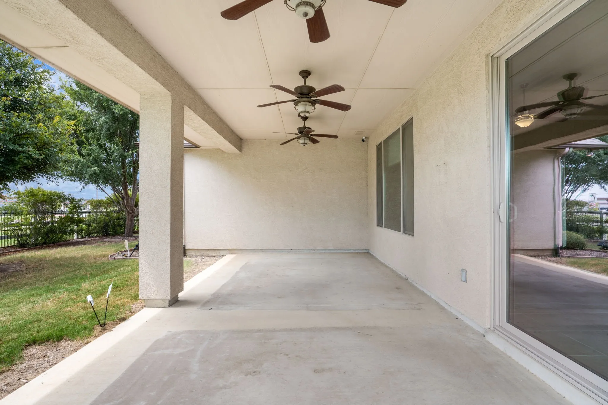 Single Family Residence For Sale in Denton County , 10224 Lindenwood Trail, Denton, Texas 76207, 3 Bedroom, 3 Bathroom, 3 Garage spaces, 1,883 Sqft, built in 2017, mls#21369751, Real Estate Agent in Denton, Homes For Sale in Denton county, Homes For Sale in Denton, Realtor in Denton Texas, Real Estate Brokerage Independent Realty Texas, Luminita Cordes Realtor