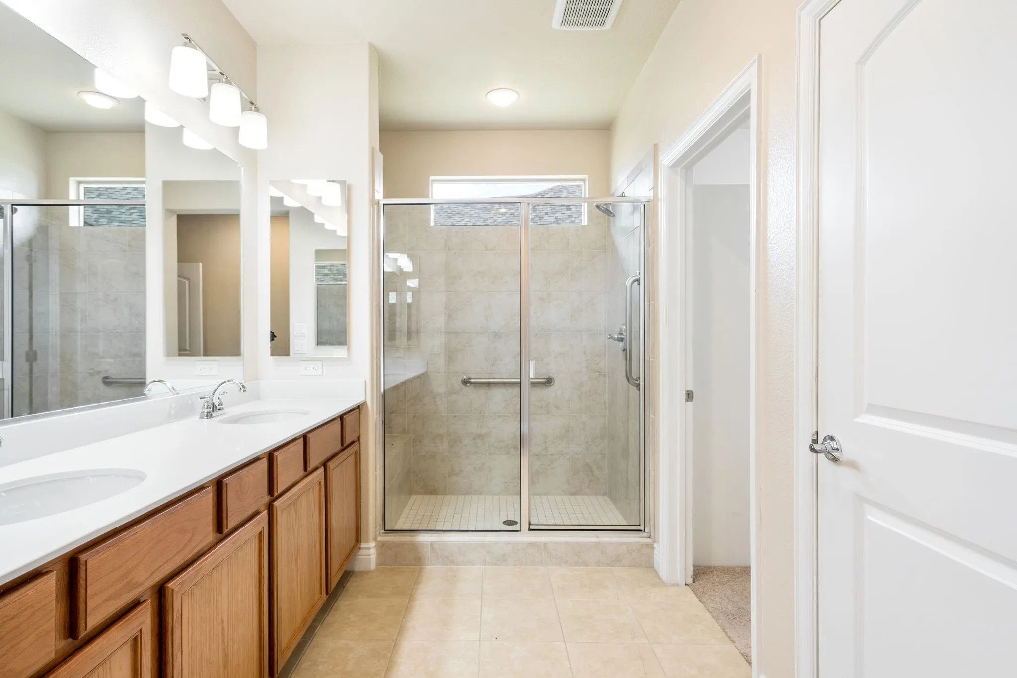 Single Family Residence For Sale in Denton County , 10224 Lindenwood Trail, Denton, Texas 76207, 3 Bedroom, 3 Bathroom, 3 Garage spaces, 1,883 Sqft, built in 2017, mls#21369751, Real Estate Agent in Denton, Homes For Sale in Denton county, Homes For Sale in Denton, Realtor in Denton Texas, Real Estate Brokerage Independent Realty Texas, Luminita Cordes Realtor
