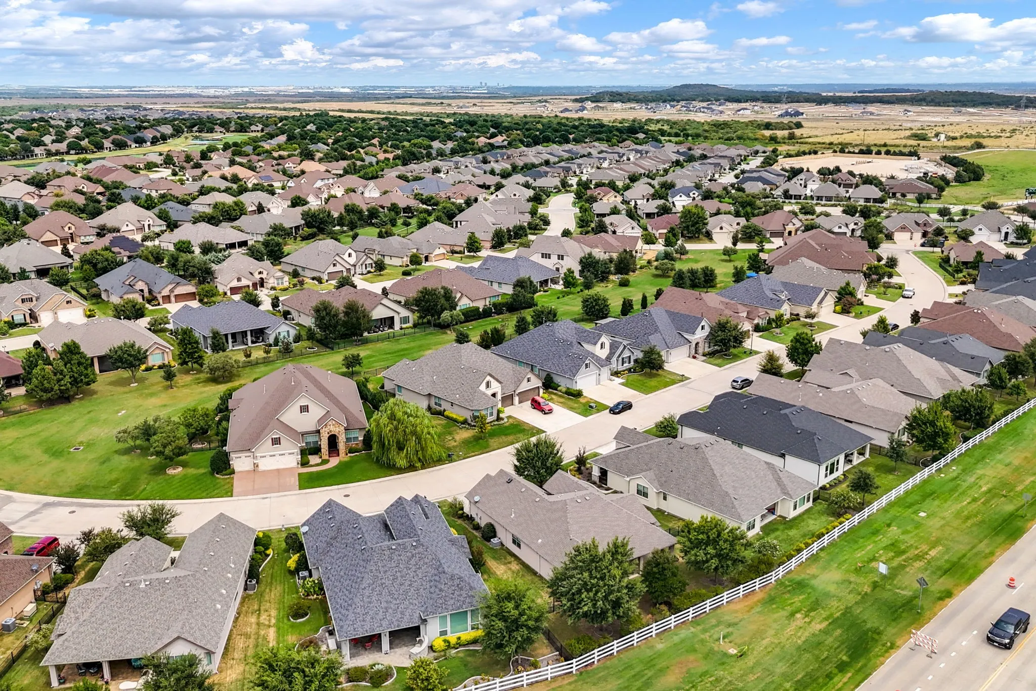 Single Family Residence For Sale in Denton County , 10224 Lindenwood Trail, Denton, Texas 76207, 3 Bedroom, 3 Bathroom, 3 Garage spaces, 1,883 Sqft, built in 2017, mls#21369751, Real Estate Agent in Denton, Homes For Sale in Denton county, Homes For Sale in Denton, Realtor in Denton Texas, Real Estate Brokerage Independent Realty Texas, Luminita Cordes Realtor