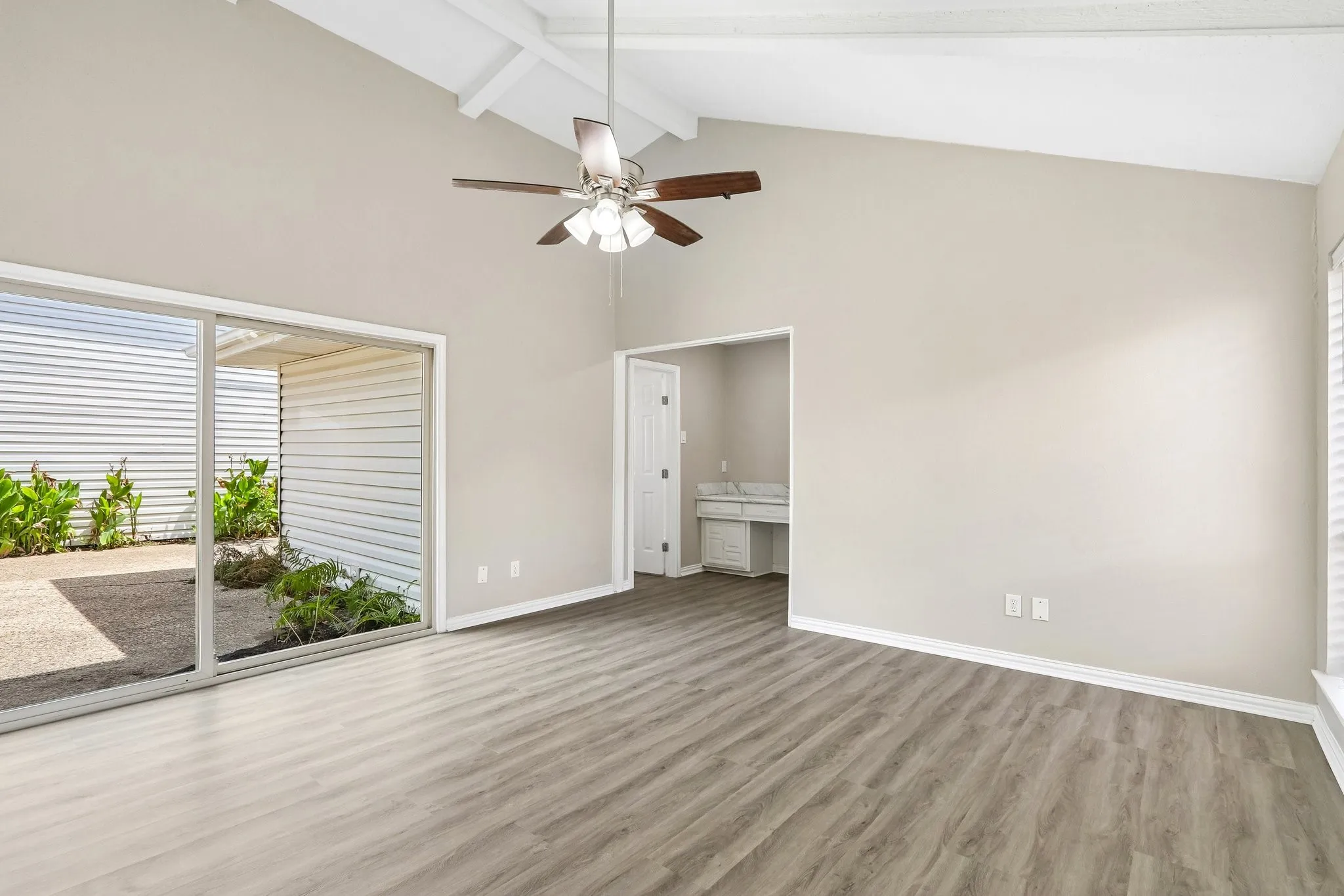 Single Family Residence For Sale in Collin County , 2840 Meadowbrook Drive, Plano, Texas 75075, 4 Bedroom, 3 Bathroom, 2 Garage spaces, 2,943 Sqft, built in 1974, mls#21368890, Real Estate Agent in Plano, Homes For Sale in Collin county, Homes For Sale in Plano, Realtor in Plano Texas, Real Estate Brokerage Independent Realty Texas, Luminita Cordes Realtor