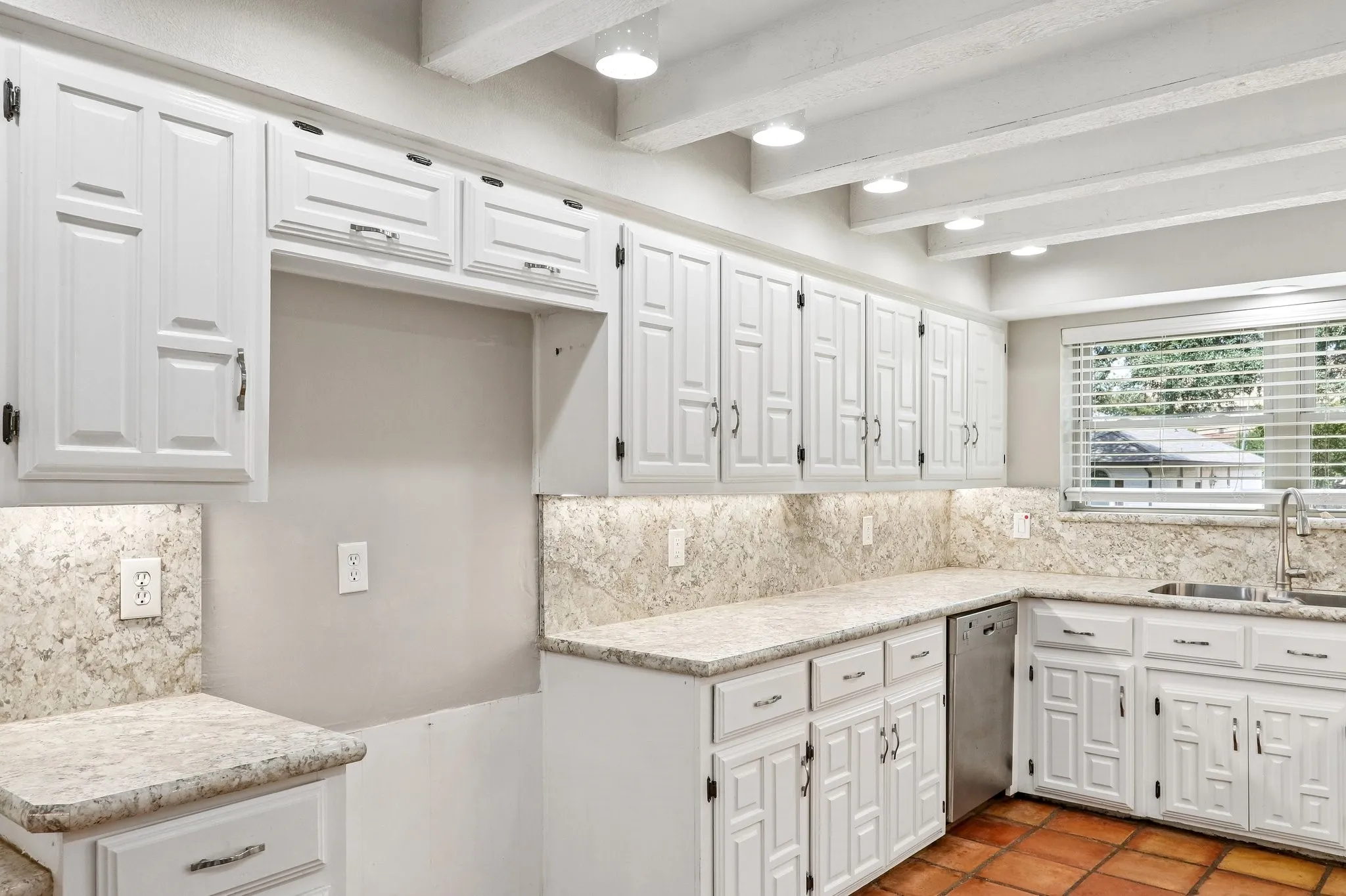 Single Family Residence For Sale in Collin County , 2840 Meadowbrook Drive, Plano, Texas 75075, 4 Bedroom, 3 Bathroom, 2 Garage spaces, 2,943 Sqft, built in 1974, mls#21368890, Real Estate Agent in Plano, Homes For Sale in Collin county, Homes For Sale in Plano, Realtor in Plano Texas, Real Estate Brokerage Independent Realty Texas, Luminita Cordes Realtor