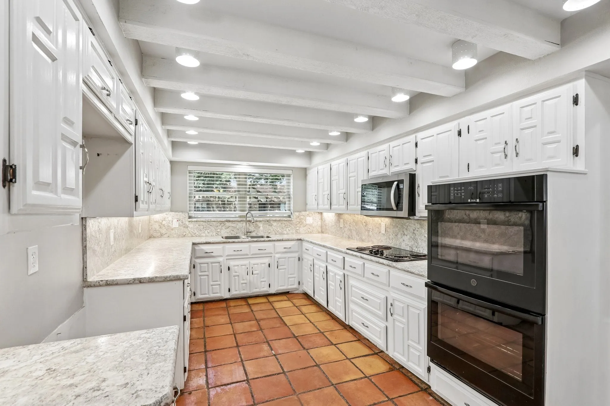 Single Family Residence For Sale in Collin County , 2840 Meadowbrook Drive, Plano, Texas 75075, 4 Bedroom, 3 Bathroom, 2 Garage spaces, 2,943 Sqft, built in 1974, mls#21368890, Real Estate Agent in Plano, Homes For Sale in Collin county, Homes For Sale in Plano, Realtor in Plano Texas, Real Estate Brokerage Independent Realty Texas, Luminita Cordes Realtor
