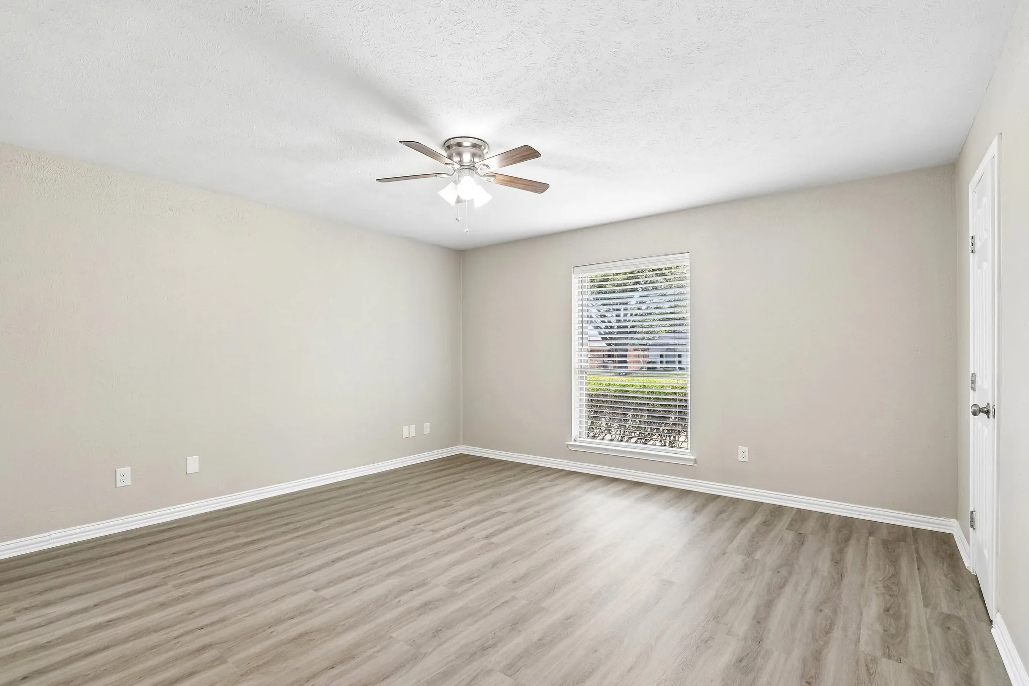 Single Family Residence For Sale in Collin County , 2840 Meadowbrook Drive, Plano, Texas 75075, 4 Bedroom, 3 Bathroom, 2 Garage spaces, 2,943 Sqft, built in 1974, mls#21368890, Real Estate Agent in Plano, Homes For Sale in Collin county, Homes For Sale in Plano, Realtor in Plano Texas, Real Estate Brokerage Independent Realty Texas, Luminita Cordes Realtor