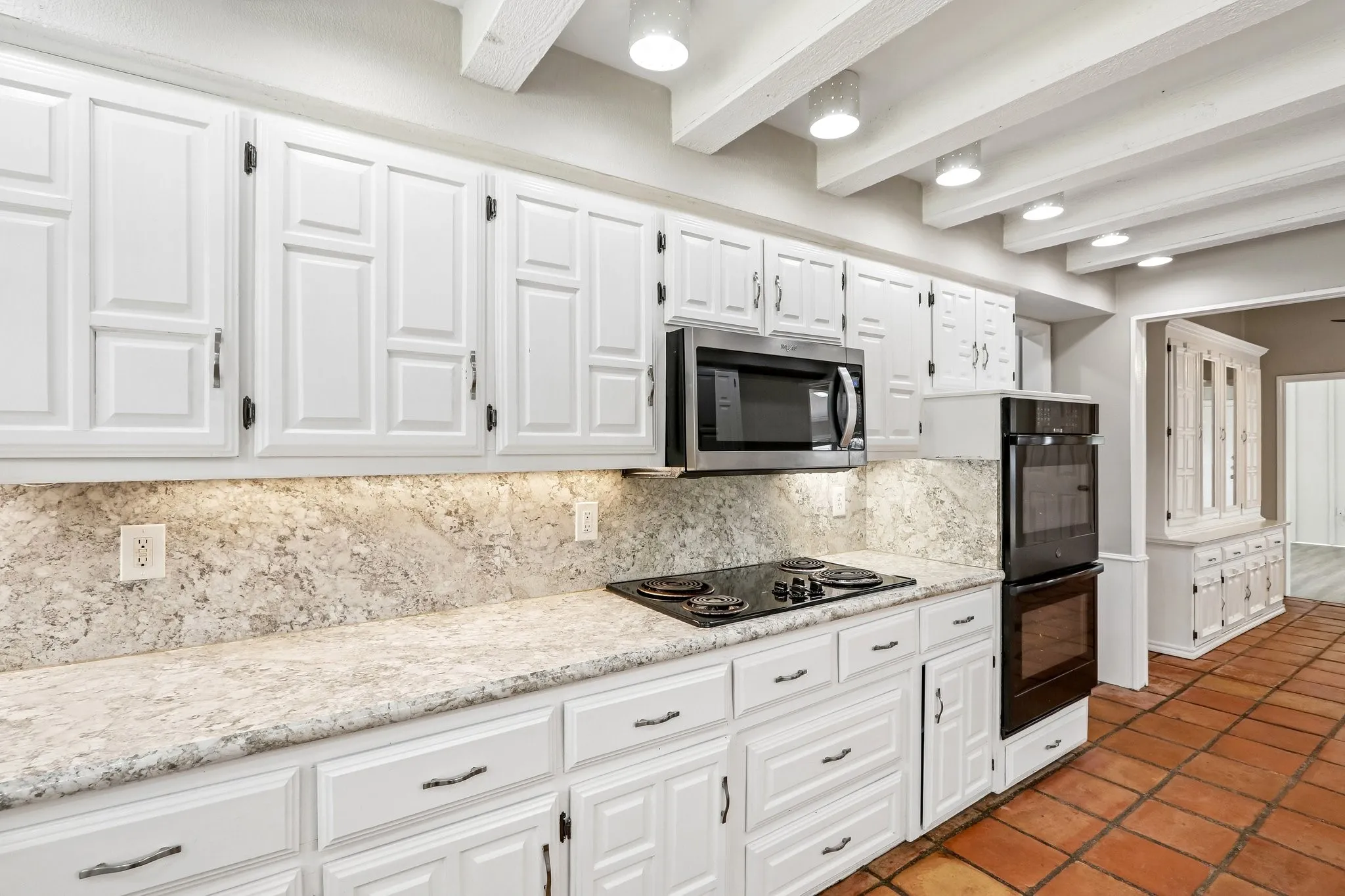 Single Family Residence For Sale in Collin County , 2840 Meadowbrook Drive, Plano, Texas 75075, 4 Bedroom, 3 Bathroom, 2 Garage spaces, 2,943 Sqft, built in 1974, mls#21368890, Real Estate Agent in Plano, Homes For Sale in Collin county, Homes For Sale in Plano, Realtor in Plano Texas, Real Estate Brokerage Independent Realty Texas, Luminita Cordes Realtor