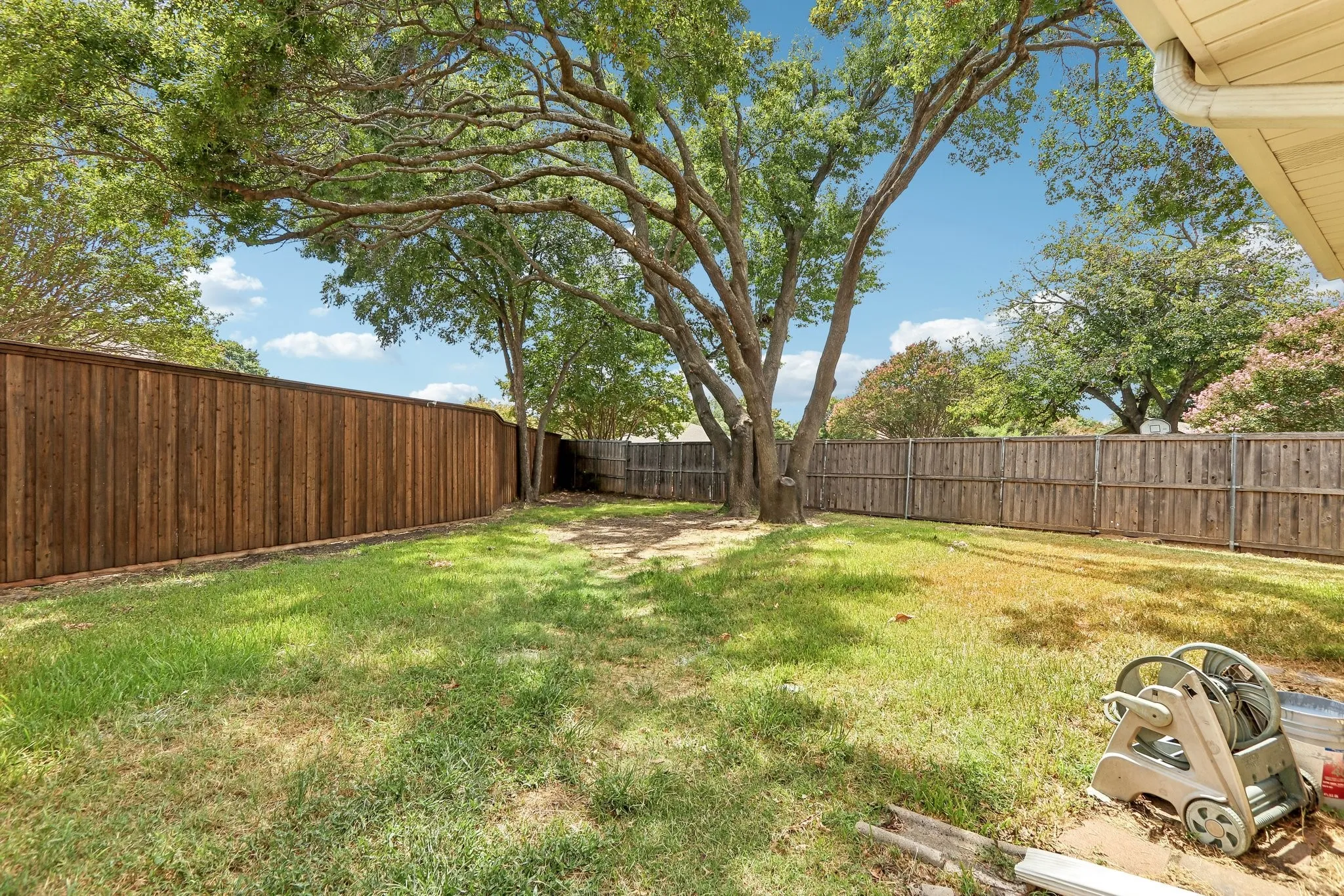 Single Family Residence For Sale in Collin County , 2840 Meadowbrook Drive, Plano, Texas 75075, 4 Bedroom, 3 Bathroom, 2 Garage spaces, 2,943 Sqft, built in 1974, mls#21368890, Real Estate Agent in Plano, Homes For Sale in Collin county, Homes For Sale in Plano, Realtor in Plano Texas, Real Estate Brokerage Independent Realty Texas, Luminita Cordes Realtor