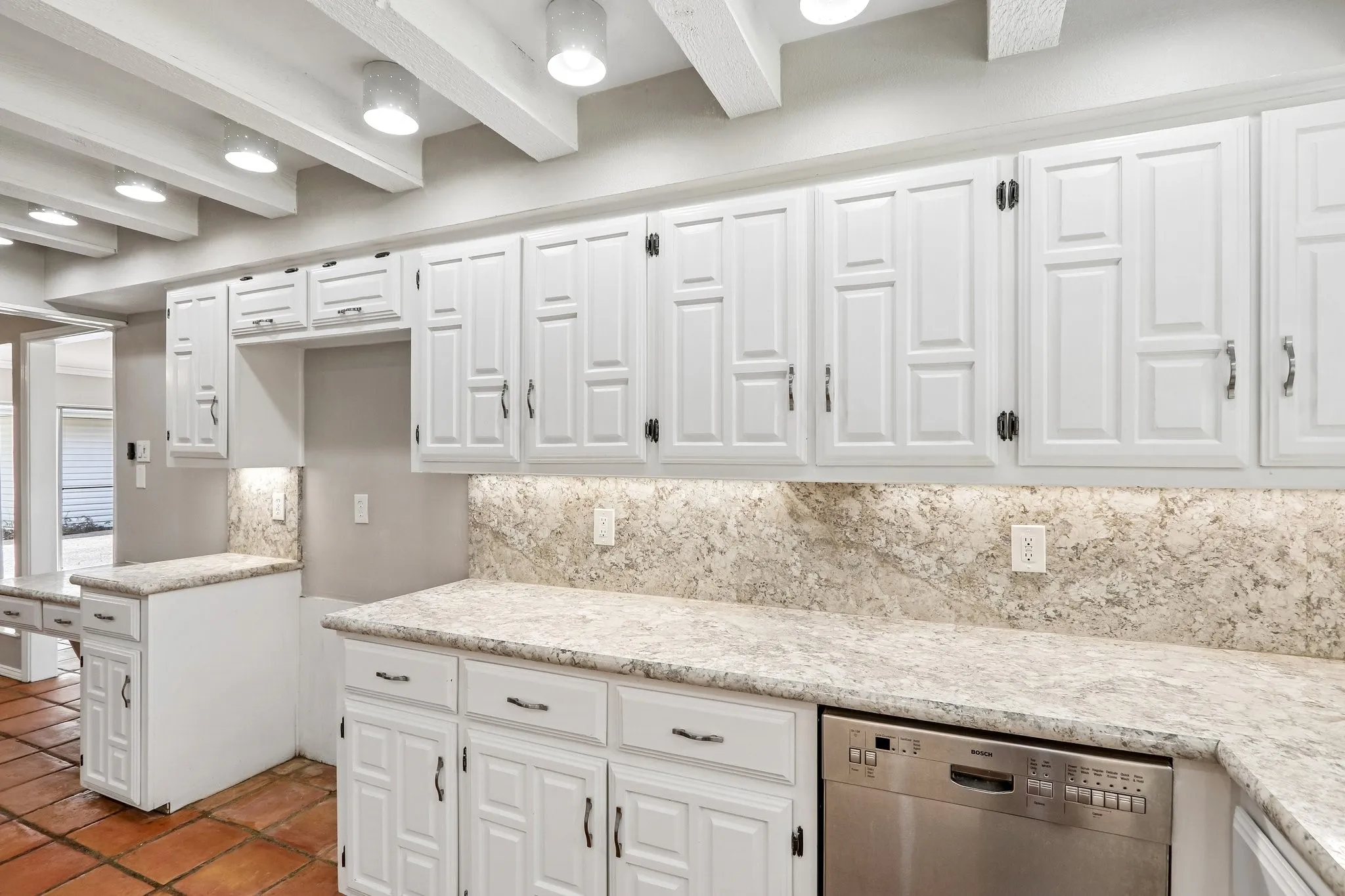 Single Family Residence For Sale in Collin County , 2840 Meadowbrook Drive, Plano, Texas 75075, 4 Bedroom, 3 Bathroom, 2 Garage spaces, 2,943 Sqft, built in 1974, mls#21368890, Real Estate Agent in Plano, Homes For Sale in Collin county, Homes For Sale in Plano, Realtor in Plano Texas, Real Estate Brokerage Independent Realty Texas, Luminita Cordes Realtor