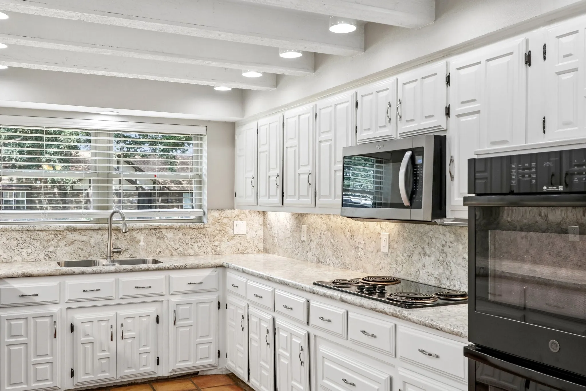 Single Family Residence For Sale in Collin County , 2840 Meadowbrook Drive, Plano, Texas 75075, 4 Bedroom, 3 Bathroom, 2 Garage spaces, 2,943 Sqft, built in 1974, mls#21368890, Real Estate Agent in Plano, Homes For Sale in Collin county, Homes For Sale in Plano, Realtor in Plano Texas, Real Estate Brokerage Independent Realty Texas, Luminita Cordes Realtor