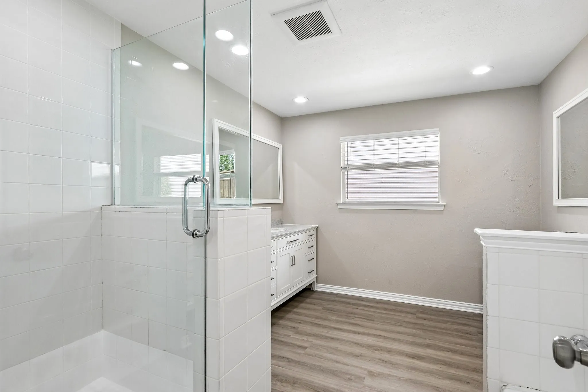 Single Family Residence For Sale in Collin County , 2840 Meadowbrook Drive, Plano, Texas 75075, 4 Bedroom, 3 Bathroom, 2 Garage spaces, 2,943 Sqft, built in 1974, mls#21368890, Real Estate Agent in Plano, Homes For Sale in Collin county, Homes For Sale in Plano, Realtor in Plano Texas, Real Estate Brokerage Independent Realty Texas, Luminita Cordes Realtor