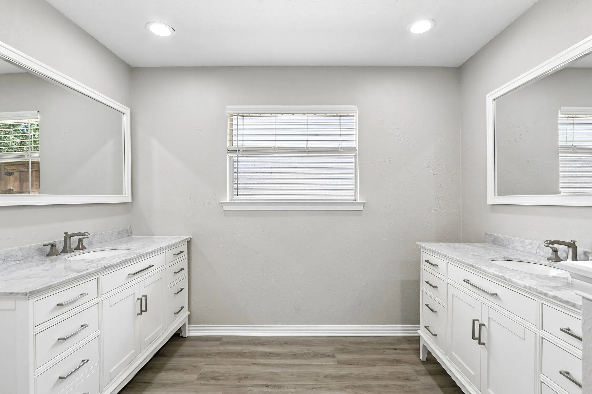 Single Family Residence For Sale in Collin County , 2840 Meadowbrook Drive, Plano, Texas 75075, 4 Bedroom, 3 Bathroom, 2 Garage spaces, 2,943 Sqft, built in 1974, mls#21368890, Real Estate Agent in Plano, Homes For Sale in Collin county, Homes For Sale in Plano, Realtor in Plano Texas, Real Estate Brokerage Independent Realty Texas, Luminita Cordes Realtor