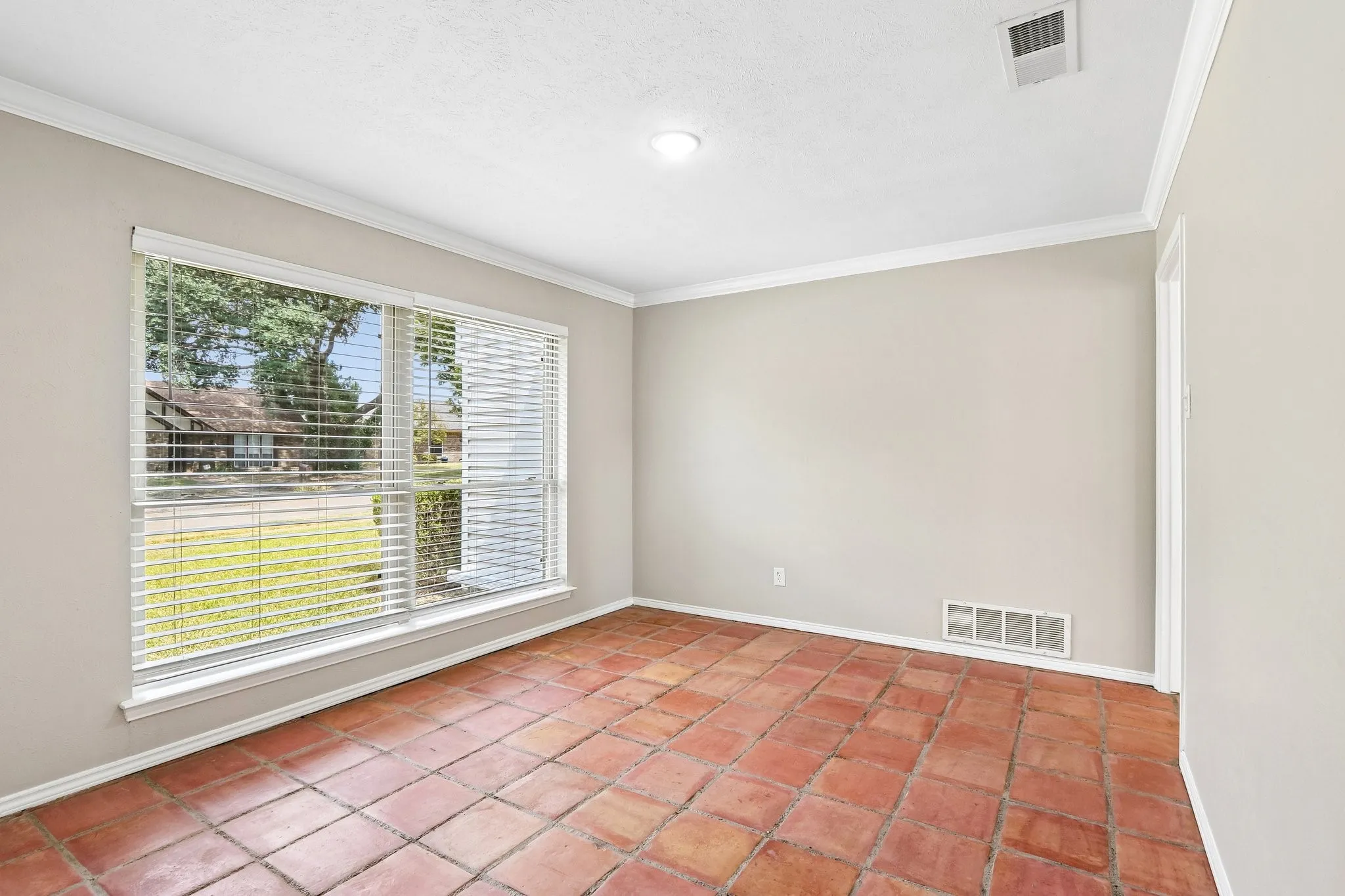 Single Family Residence For Sale in Collin County , 2840 Meadowbrook Drive, Plano, Texas 75075, 4 Bedroom, 3 Bathroom, 2 Garage spaces, 2,943 Sqft, built in 1974, mls#21368890, Real Estate Agent in Plano, Homes For Sale in Collin county, Homes For Sale in Plano, Realtor in Plano Texas, Real Estate Brokerage Independent Realty Texas, Luminita Cordes Realtor