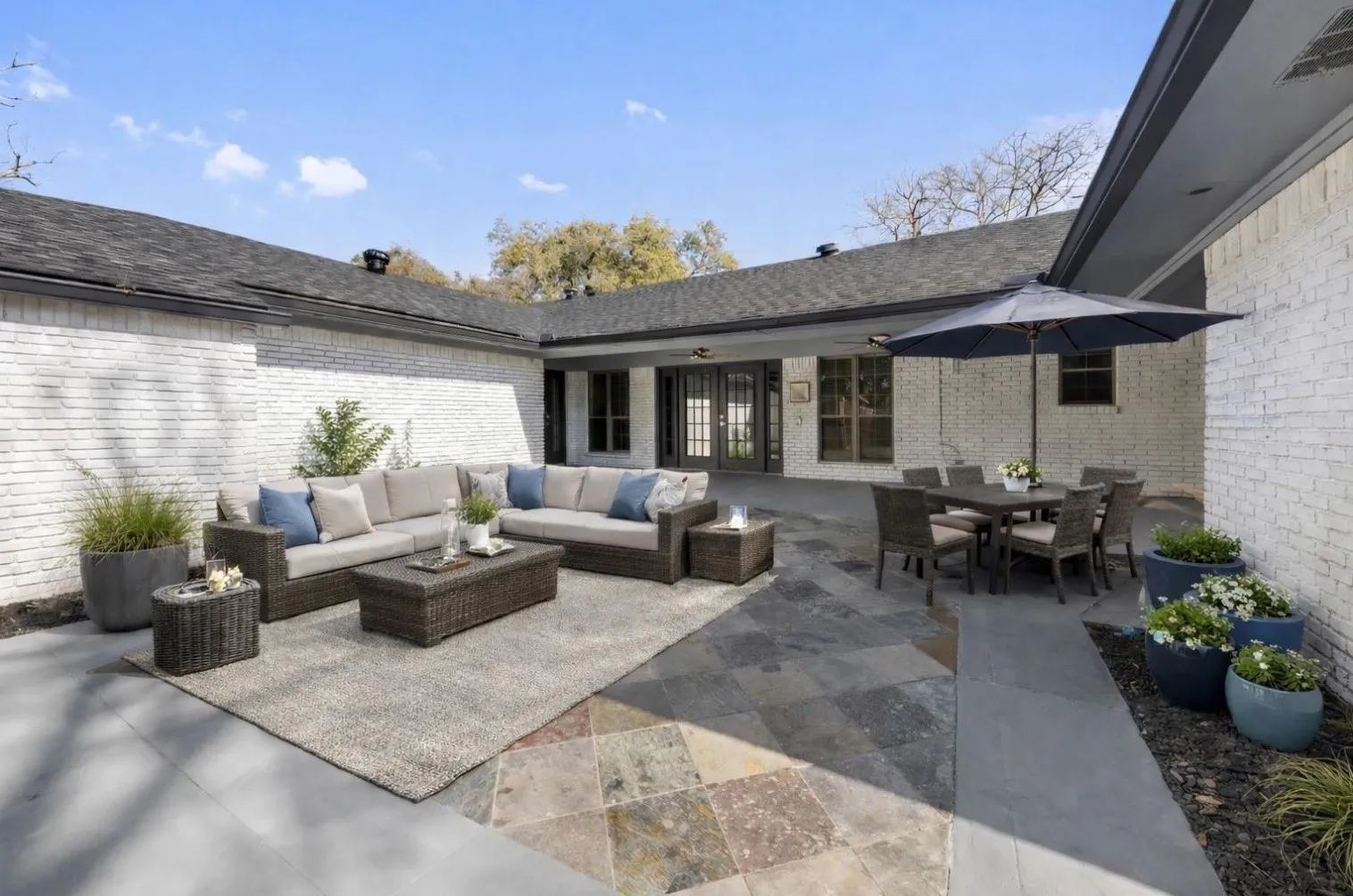 Single Family Residence For Sale in Dallas County , 14909 Hillcrest, Dallas, Texas 75248, 4 Bedroom, 4 Bathroom, 2 Garage spaces, 2,673 Sqft, built in 1969, mls#21371253, Real Estate Agent in Dallas, Homes For Sale in Dallas county, Homes For Sale in Dallas, Realtor in Dallas Texas, Real Estate Brokerage Independent Realty Texas, Luminita Cordes Realtor