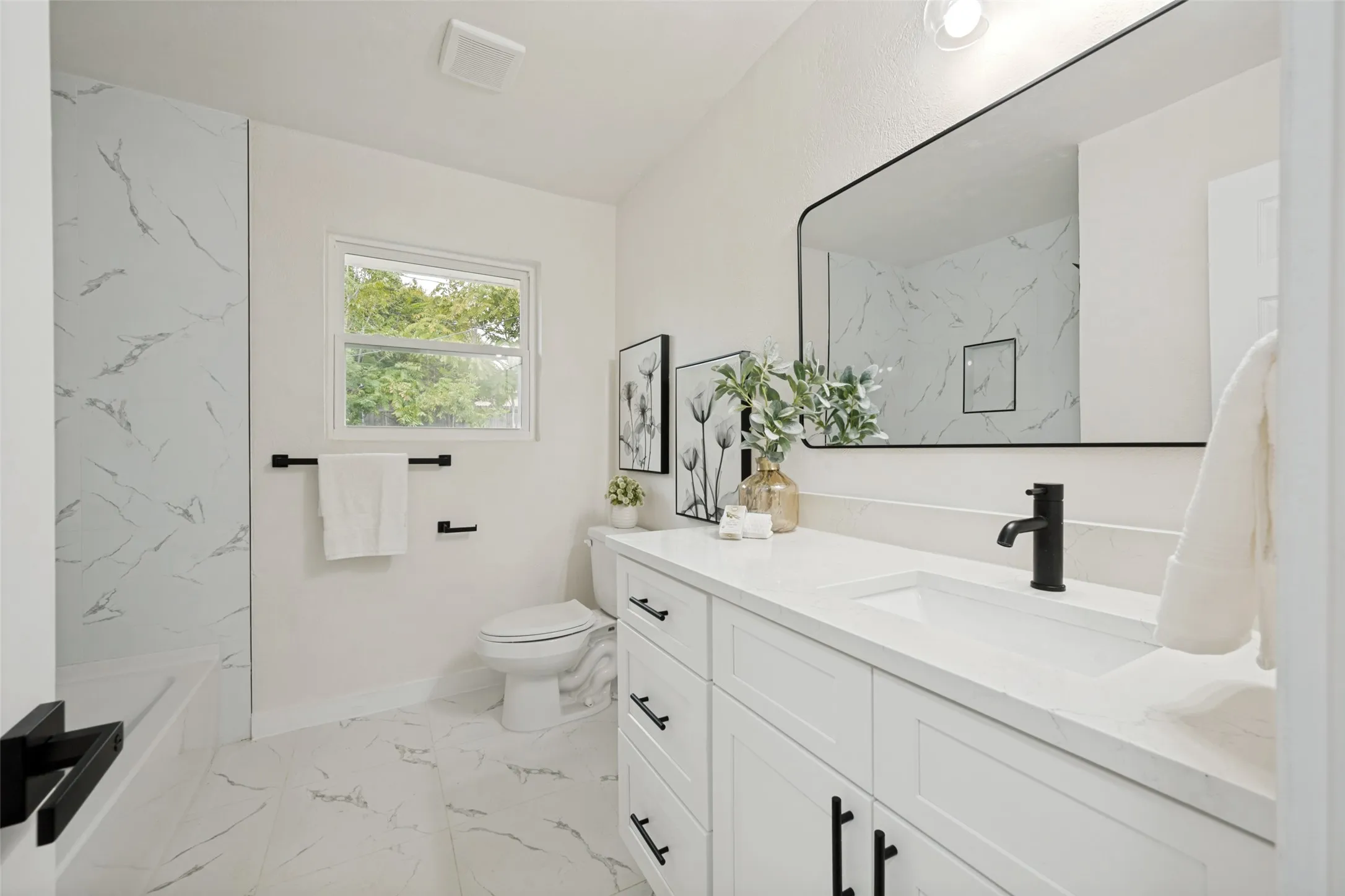 Single Family Residence For Sale in Tarrant County , 3612 Guadalupe Road, Fort Worth, Texas 76116, 4 Bedroom, 2 Bathroom, 2 Garage spaces, 1,768 Sqft, built in 1958, mls#21371137, Real Estate Agent in Fort Worth, Homes For Sale in Tarrant county, Homes For Sale in Fort Worth, Realtor in Fort Worth Texas, Real Estate Brokerage Independent Realty Texas, Luminita Cordes Realtor
