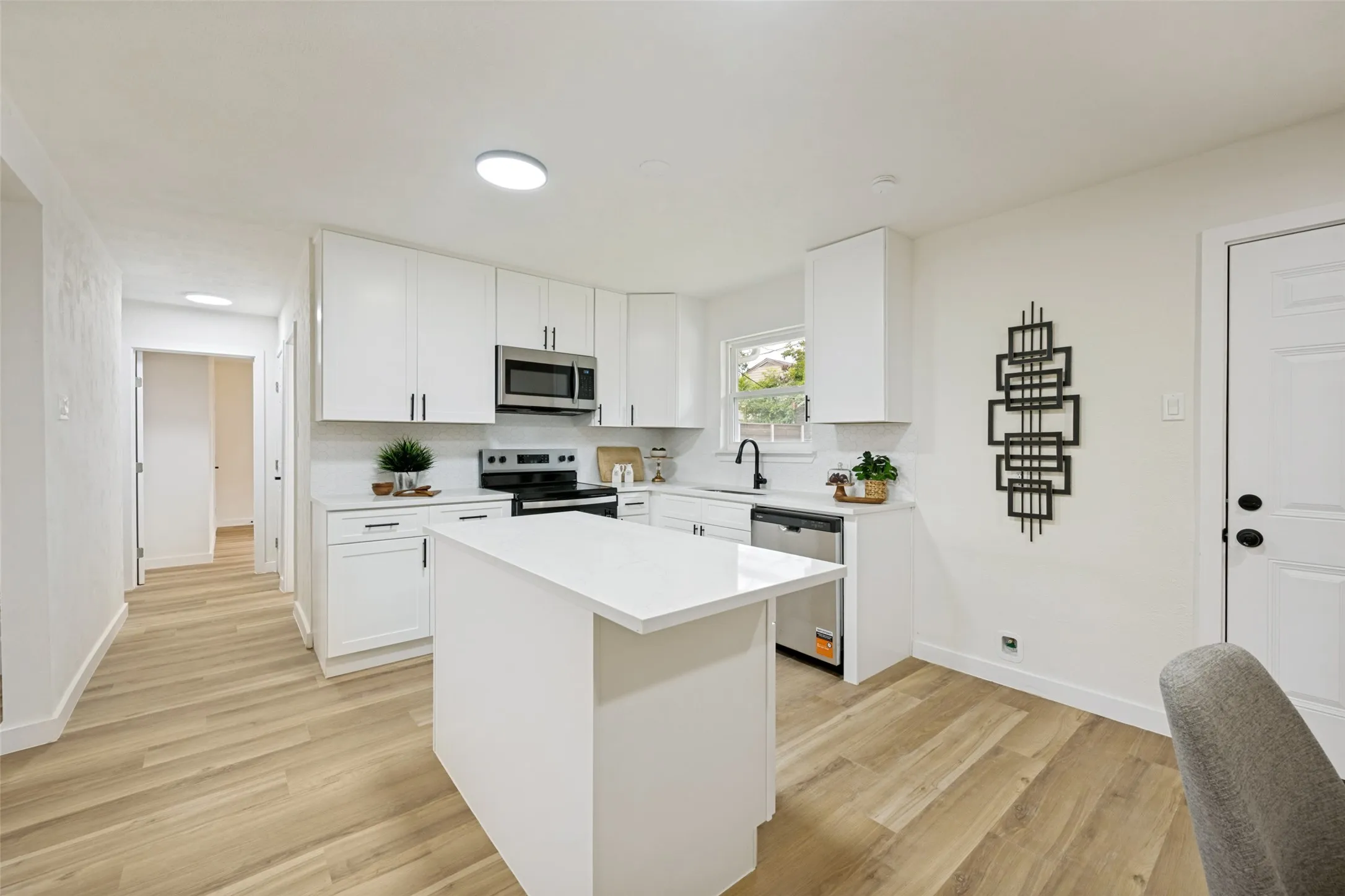 Single Family Residence For Sale in Tarrant County , 3612 Guadalupe Road, Fort Worth, Texas 76116, 4 Bedroom, 2 Bathroom, 2 Garage spaces, 1,768 Sqft, built in 1958, mls#21371137, Real Estate Agent in Fort Worth, Homes For Sale in Tarrant county, Homes For Sale in Fort Worth, Realtor in Fort Worth Texas, Real Estate Brokerage Independent Realty Texas, Luminita Cordes Realtor