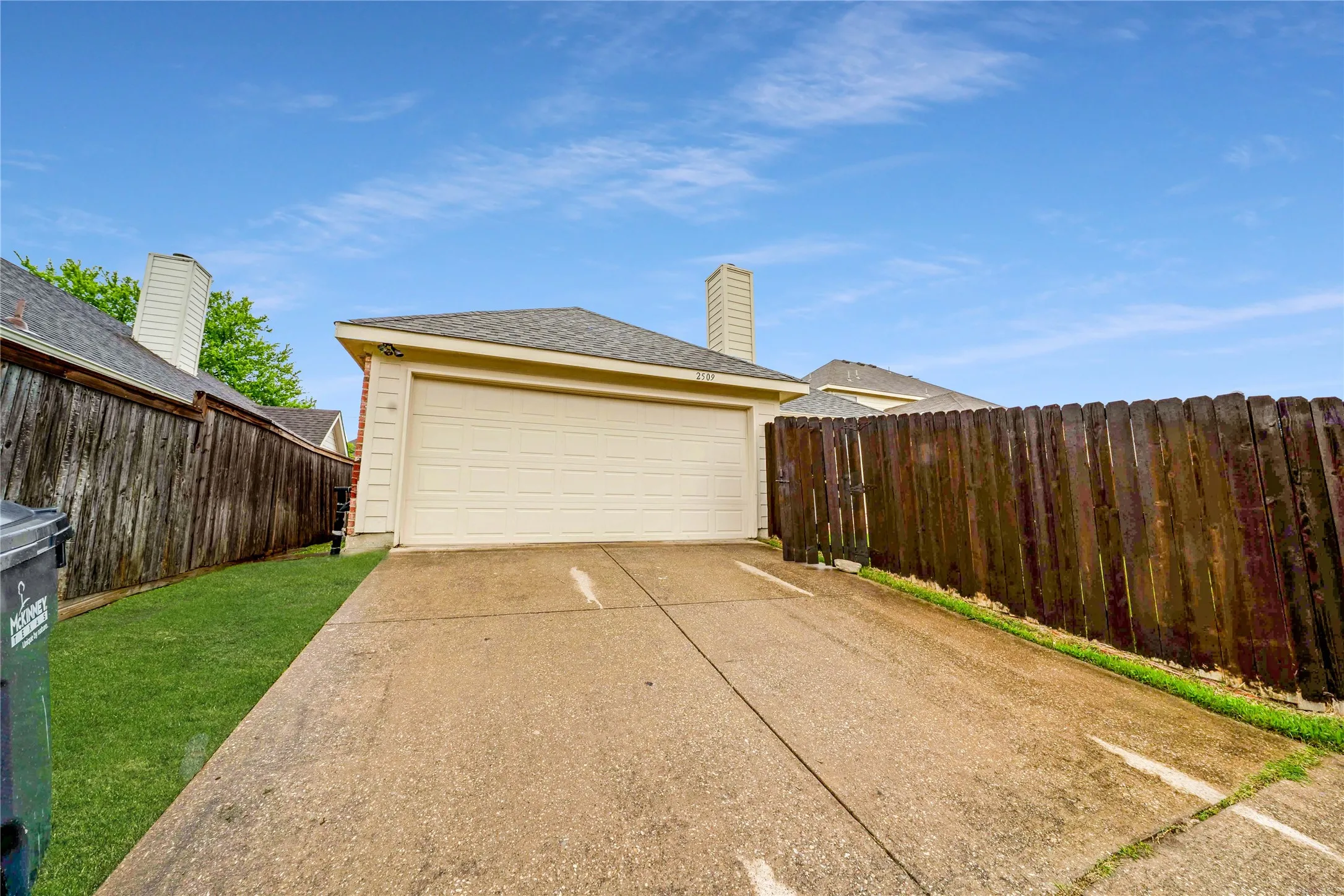 Single Family Residence For Rent in Collin County , 2509 N Brook Drive, Mc Kinney, Texas 75072, 3 Bedroom, 2 Bathroom, 2 Garage spaces, 1,594 Sqft, built in 2001, mls#21370686, Real Estate Agent in Mc Kinney, Homes For Rent in Collin county, Homes For Rent in Mc Kinney, Realtor in Mc Kinney Texas, Real Estate Brokerage Independent Realty Texas, Luminita Cordes Realtor
