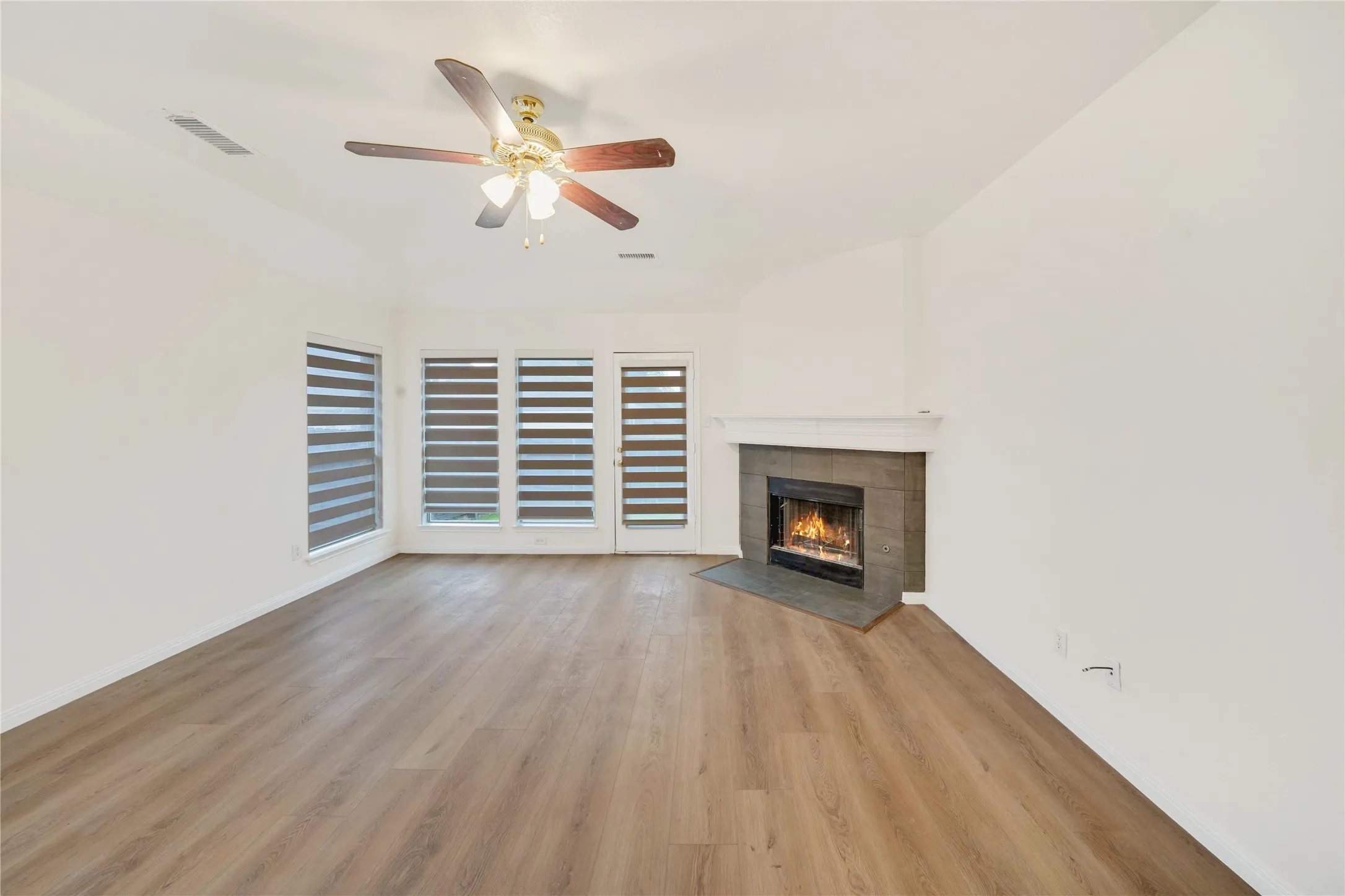 Single Family Residence For Rent in Collin County , 2509 N Brook Drive, Mc Kinney, Texas 75072, 3 Bedroom, 2 Bathroom, 2 Garage spaces, 1,594 Sqft, built in 2001, mls#21370686, Real Estate Agent in Mc Kinney, Homes For Rent in Collin county, Homes For Rent in Mc Kinney, Realtor in Mc Kinney Texas, Real Estate Brokerage Independent Realty Texas, Luminita Cordes Realtor