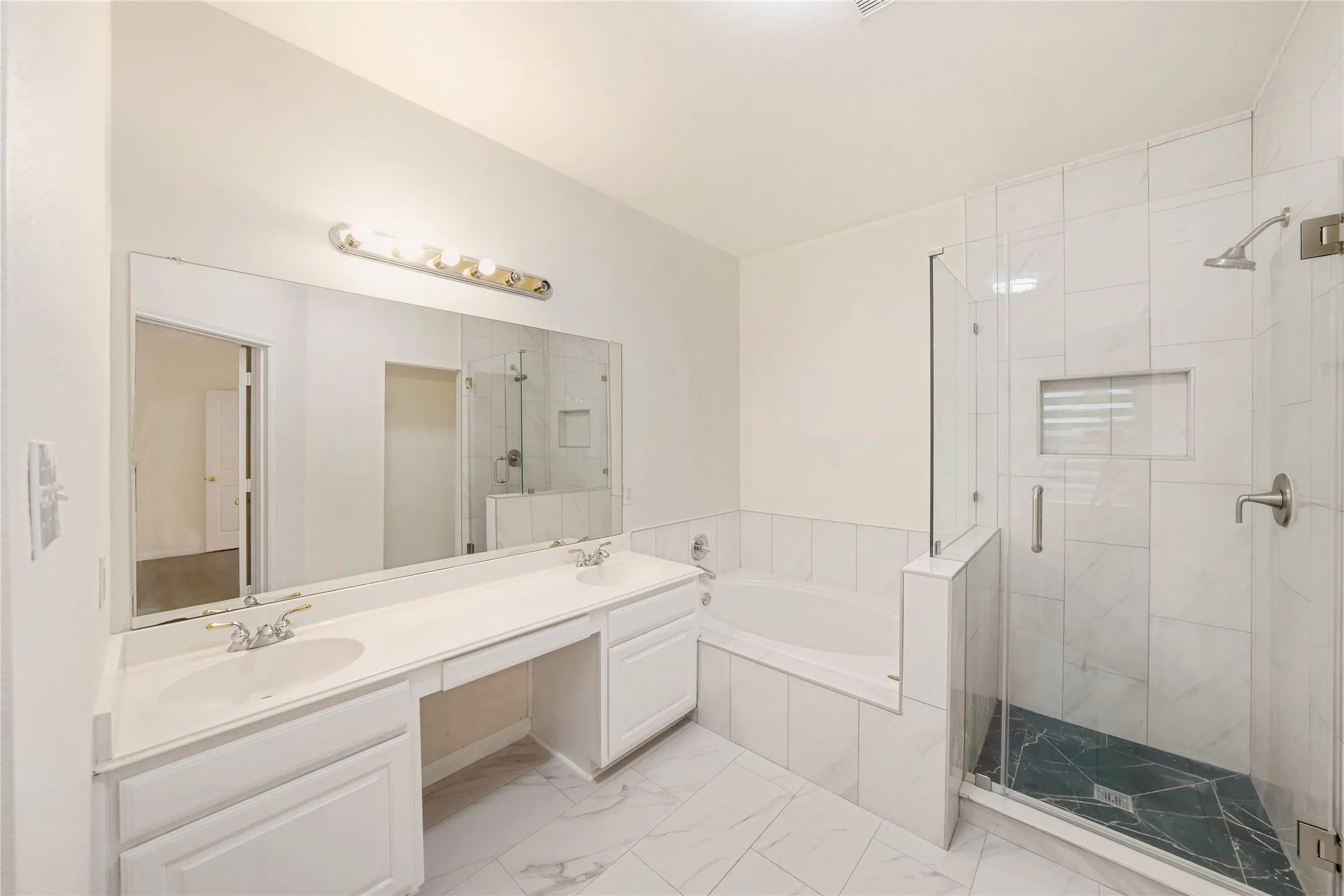 Single Family Residence For Rent in Collin County , 2509 N Brook Drive, Mc Kinney, Texas 75072, 3 Bedroom, 2 Bathroom, 2 Garage spaces, 1,594 Sqft, built in 2001, mls#21370686, Real Estate Agent in Mc Kinney, Homes For Rent in Collin county, Homes For Rent in Mc Kinney, Realtor in Mc Kinney Texas, Real Estate Brokerage Independent Realty Texas, Luminita Cordes Realtor
