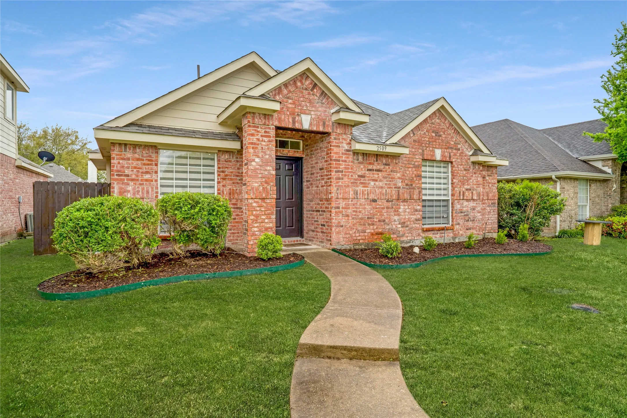 Single Family Residence For Rent in Collin County , 2509 N Brook Drive, Mc Kinney, Texas 75072, 3 Bedroom, 2 Bathroom, 2 Garage spaces, 1,594 Sqft, built in 2001, mls#21370686, Real Estate Agent in Mc Kinney, Homes For Rent in Collin county, Homes For Rent in Mc Kinney, Realtor in Mc Kinney Texas, Real Estate Brokerage Independent Realty Texas, Luminita Cordes Realtor