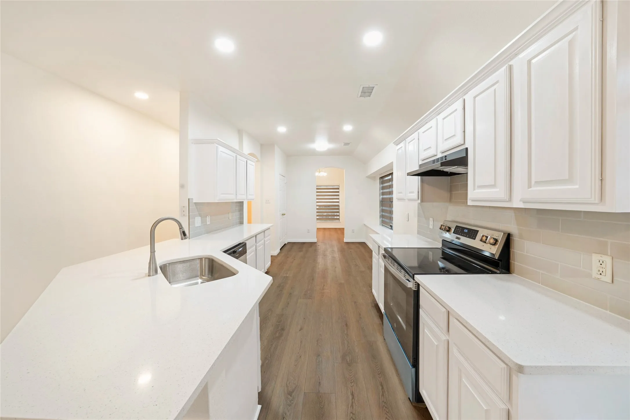 Single Family Residence For Rent in Collin County , 2509 N Brook Drive, Mc Kinney, Texas 75072, 3 Bedroom, 2 Bathroom, 2 Garage spaces, 1,594 Sqft, built in 2001, mls#21370686, Real Estate Agent in Mc Kinney, Homes For Rent in Collin county, Homes For Rent in Mc Kinney, Realtor in Mc Kinney Texas, Real Estate Brokerage Independent Realty Texas, Luminita Cordes Realtor
