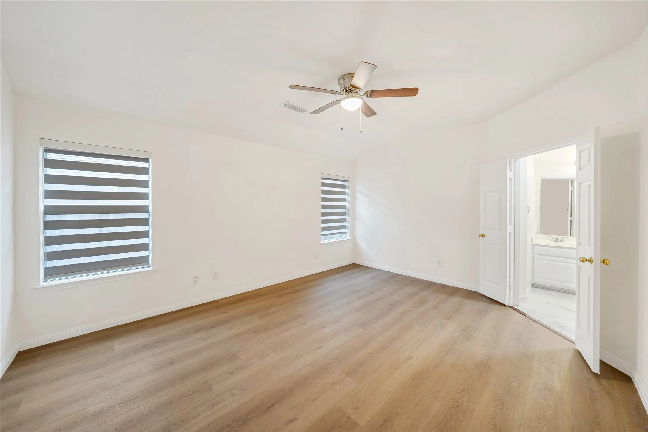Single Family Residence For Rent in Collin County , 2509 N Brook Drive, Mc Kinney, Texas 75072, 3 Bedroom, 2 Bathroom, 2 Garage spaces, 1,594 Sqft, built in 2001, mls#21370686, Real Estate Agent in Mc Kinney, Homes For Rent in Collin county, Homes For Rent in Mc Kinney, Realtor in Mc Kinney Texas, Real Estate Brokerage Independent Realty Texas, Luminita Cordes Realtor