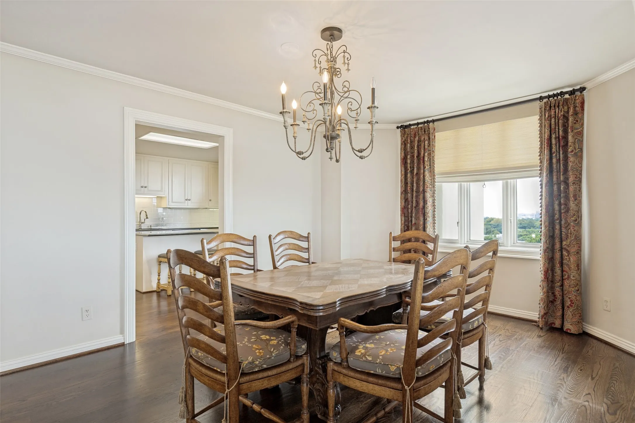 Condominium For Sale in Dallas County , 4500 Roland Avenue 805, Highland Park, Texas 75219, 2 Bedroom, 3 Bathroom, 1 Garage spaces, 2,404 Sqft, built in 1982, mls#21369290, Real Estate Agent in Highland Park, Homes For Sale in Dallas county, Homes For Sale in Highland Park, Realtor in Highland Park Texas, Real Estate Brokerage Independent Realty Texas, Luminita Cordes Realtor