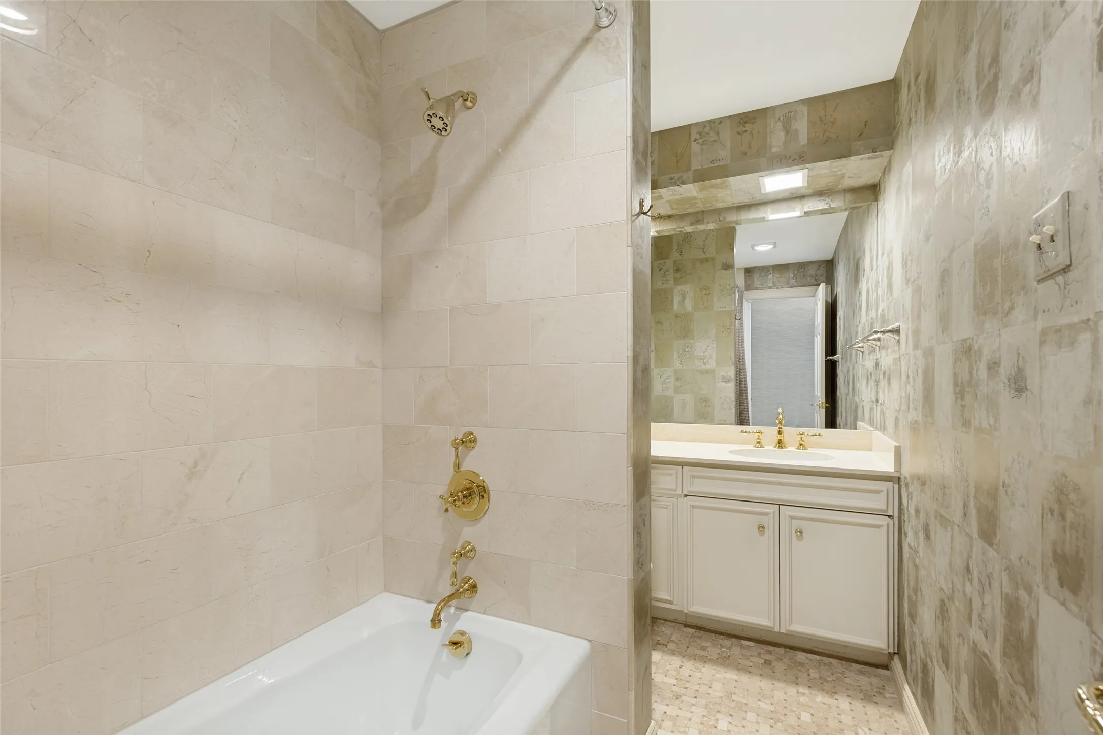 Bathroom 2 has tub/shower