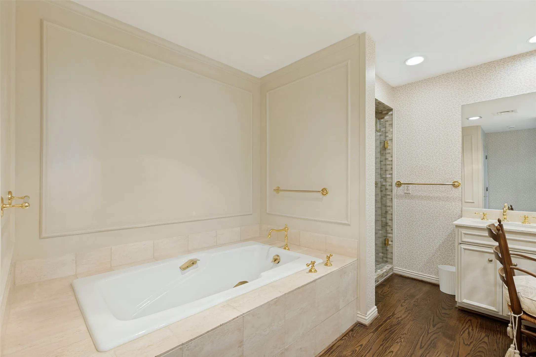 Primary tub
